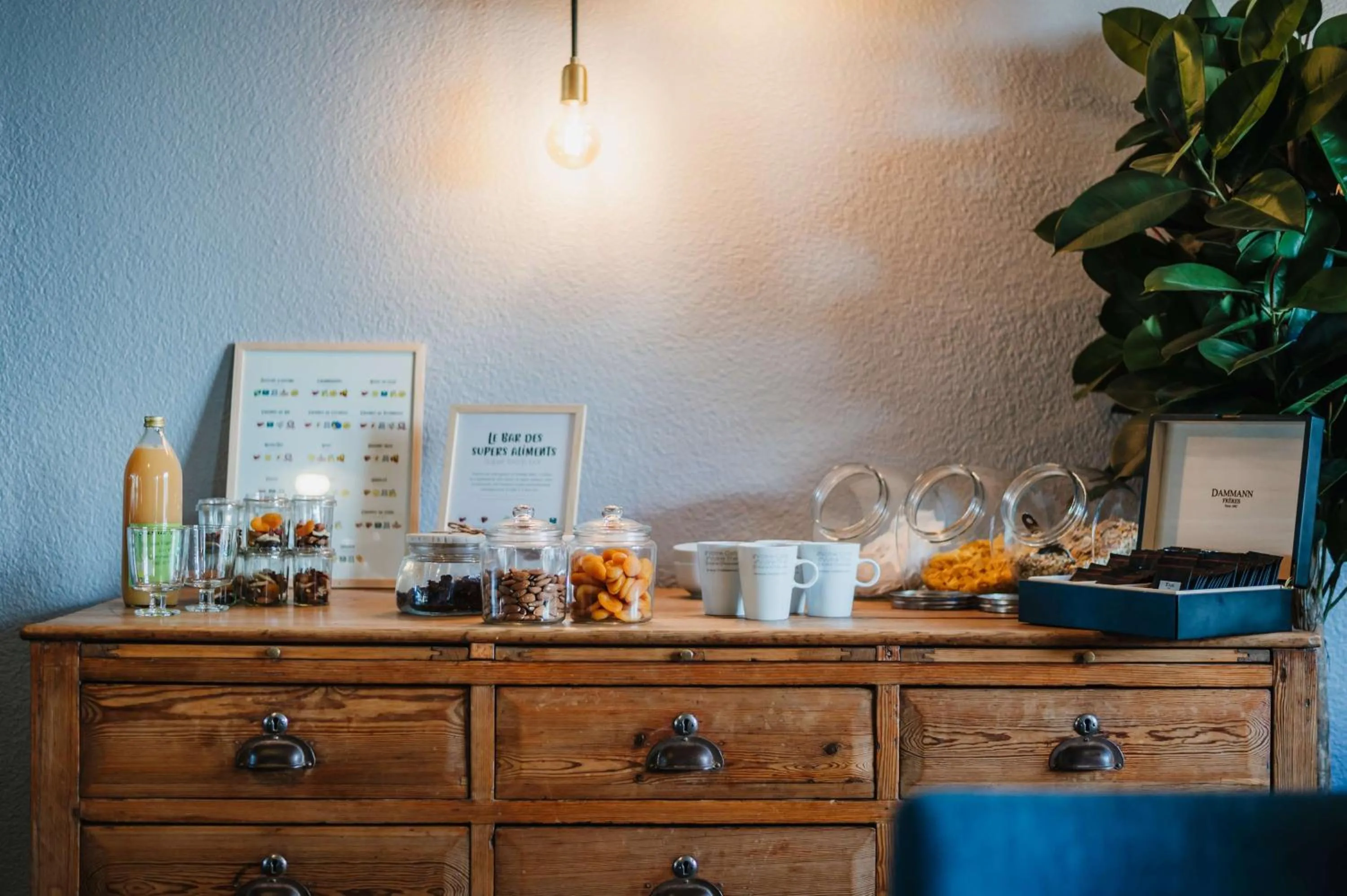 Restaurant/places to eat in Sure Hotel by Best Western Châteauroux