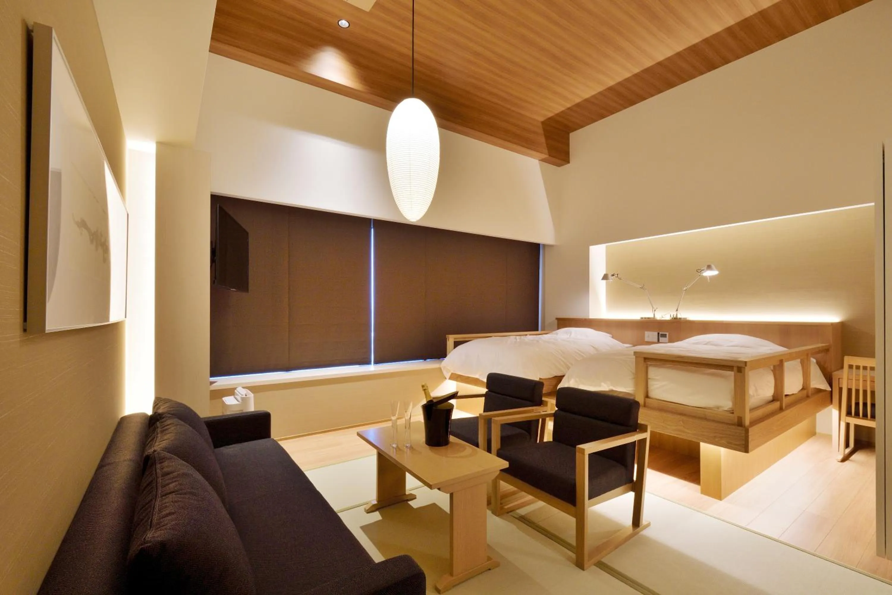 Photo of the whole room, Bed in THE CHELSEA BREATH