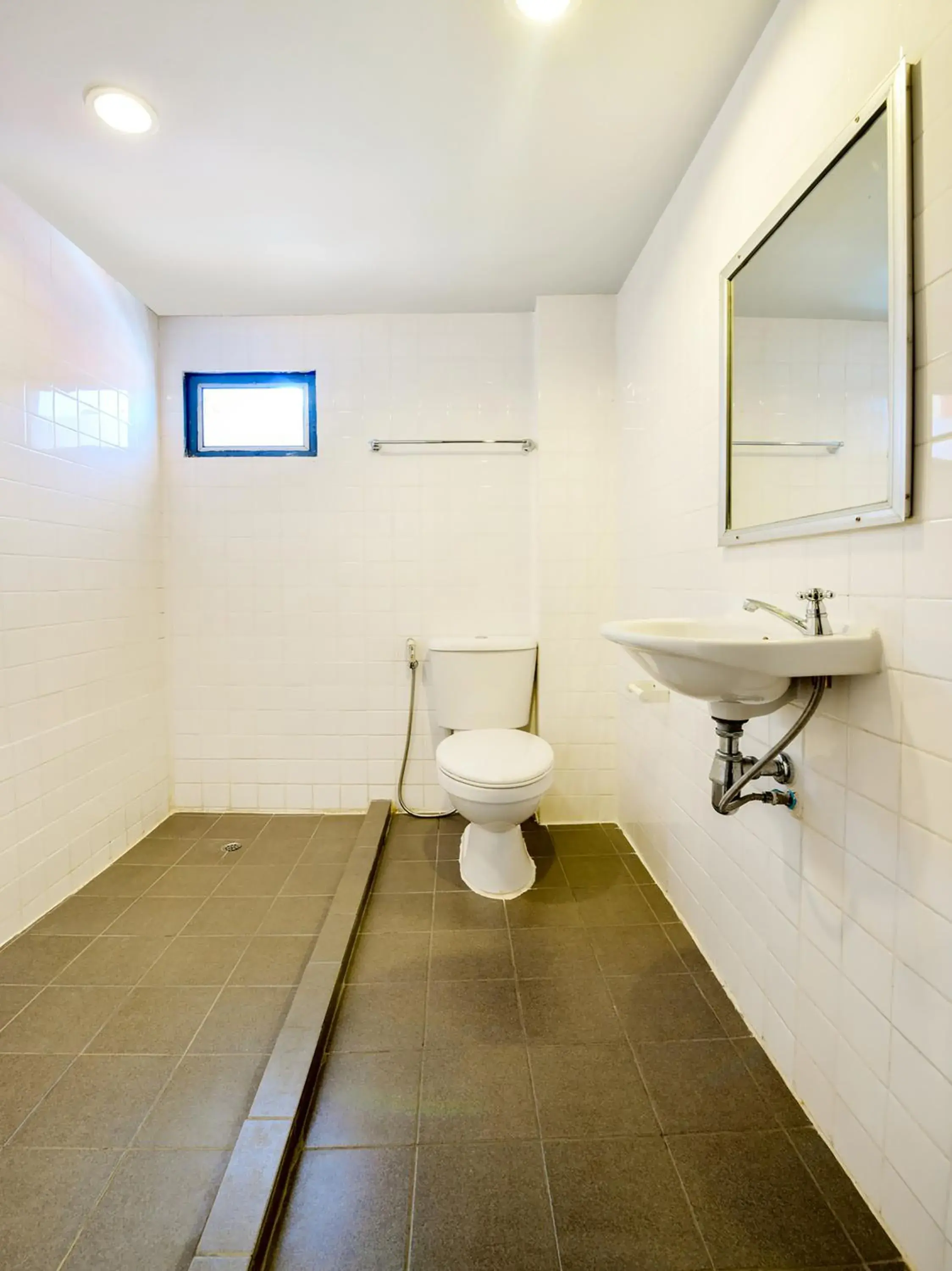 Toilet in Sweet Pound Hotel Toilet in Sweet Pound Hotel