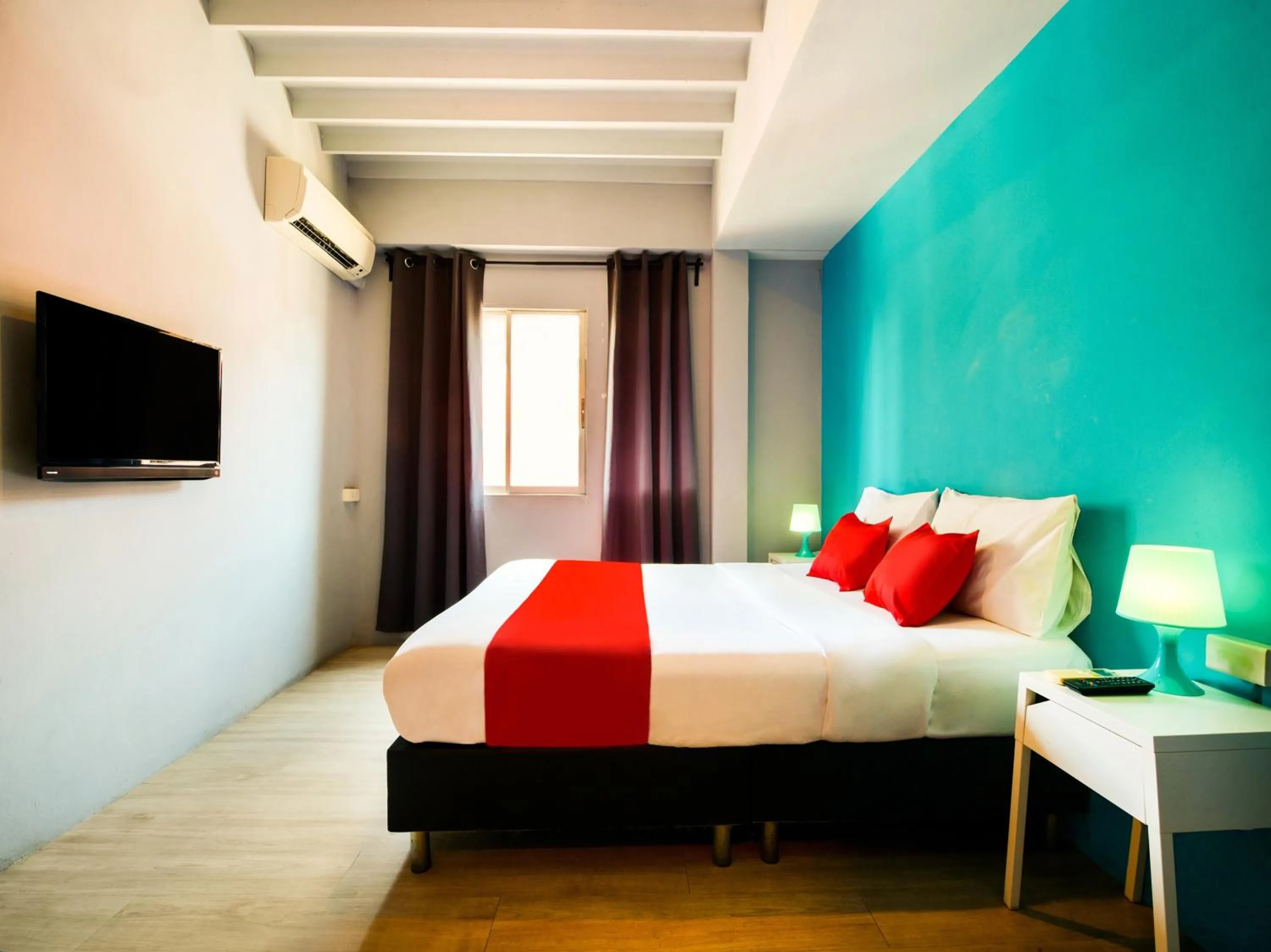 Bed in Sweet Pound Hotel