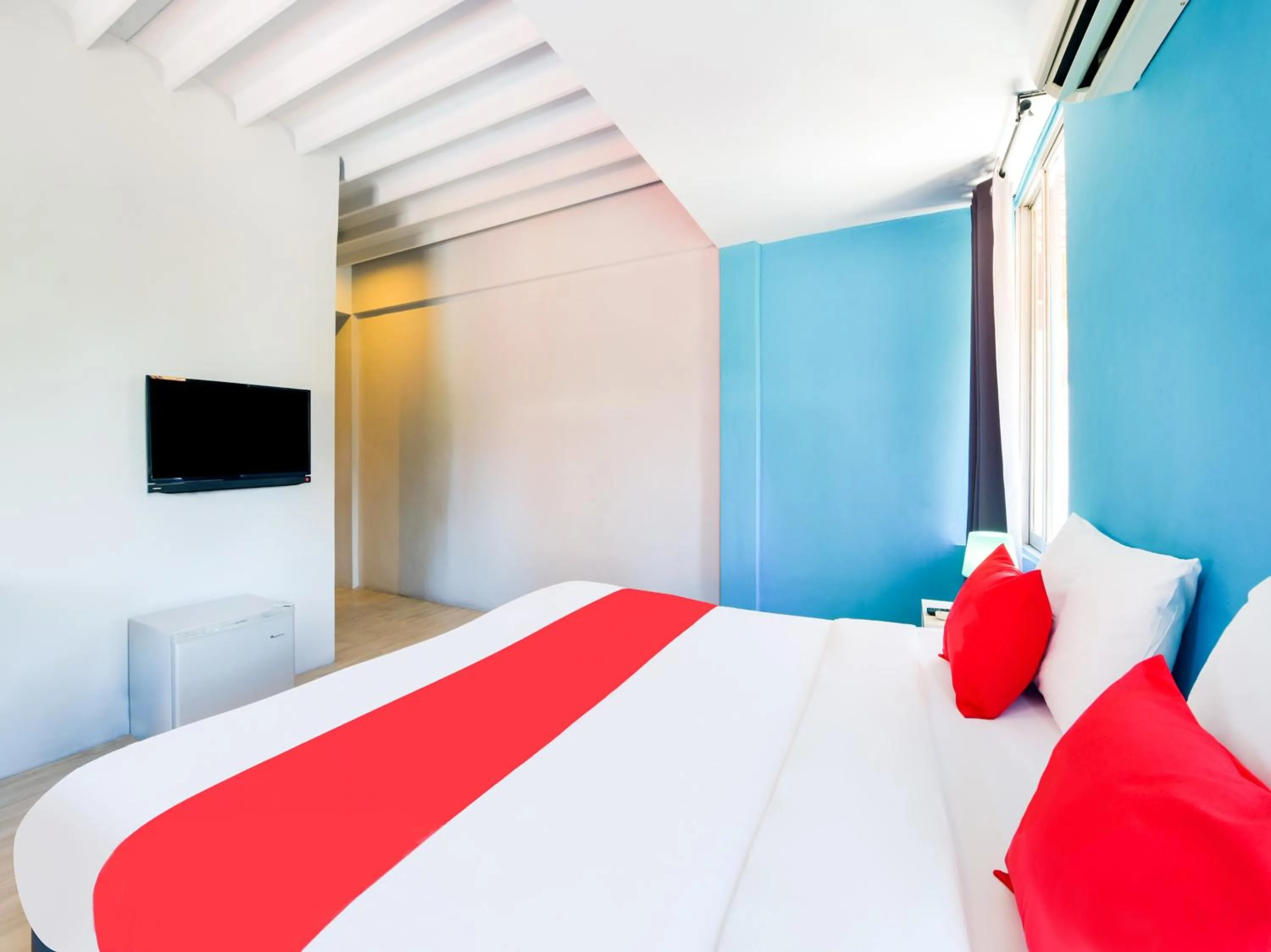 Bed in Sweet Pound Hotel