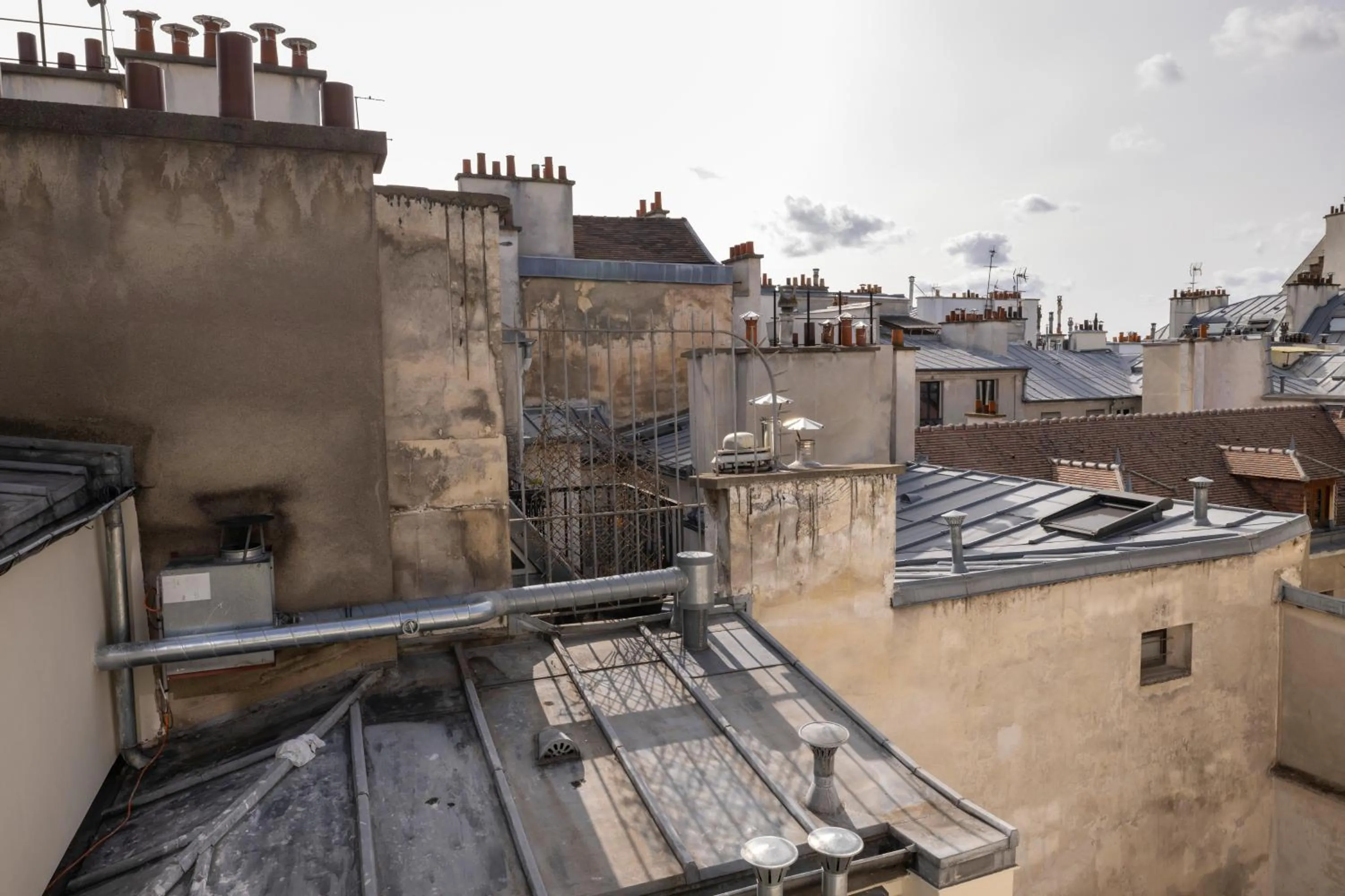 View (from property/room) in Hotel L de Lutece - Notre-Dame