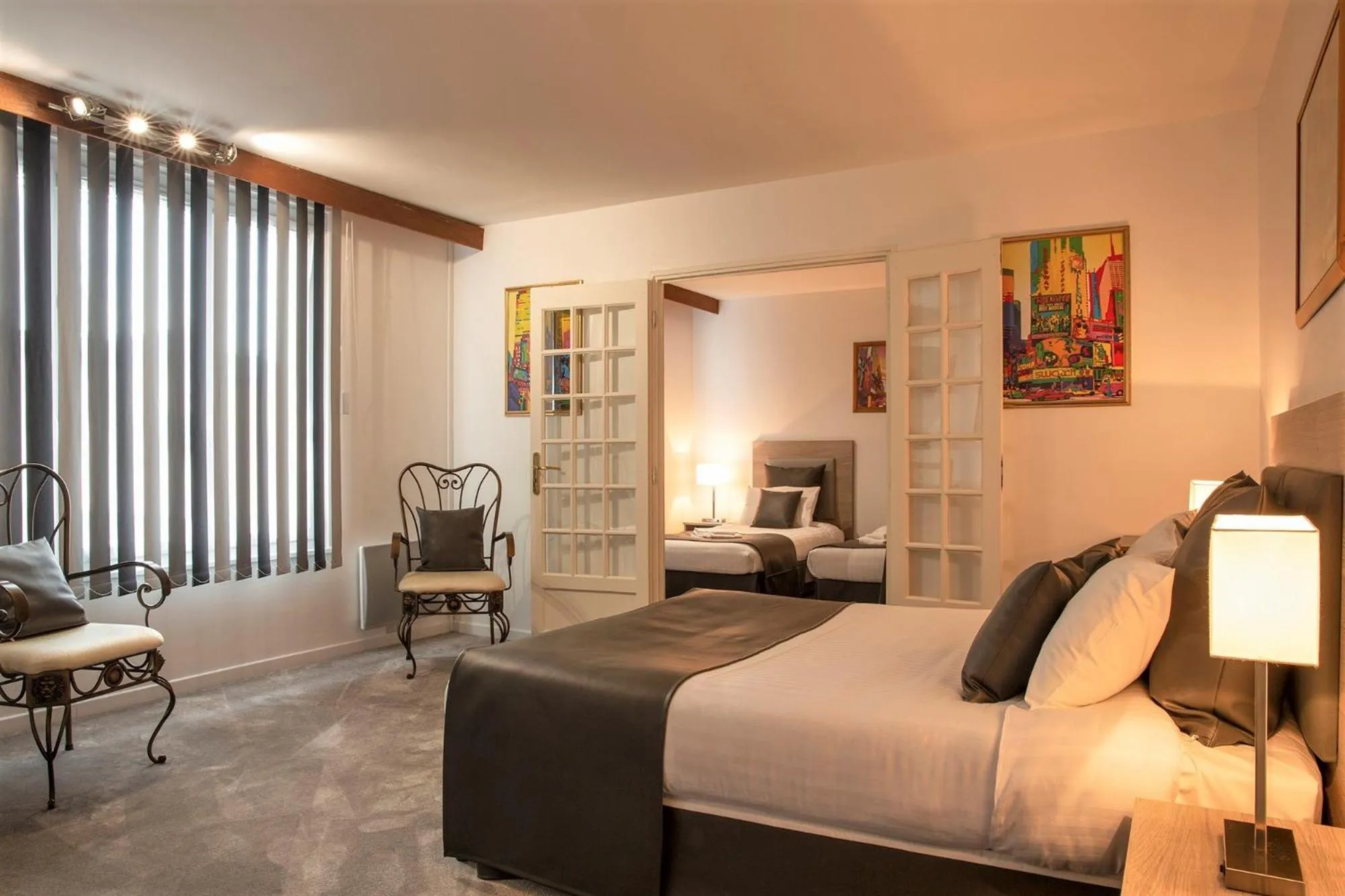 Property building, Bed in The Originals Boutique, Hôtel Clos Sainte Marie, Nevers