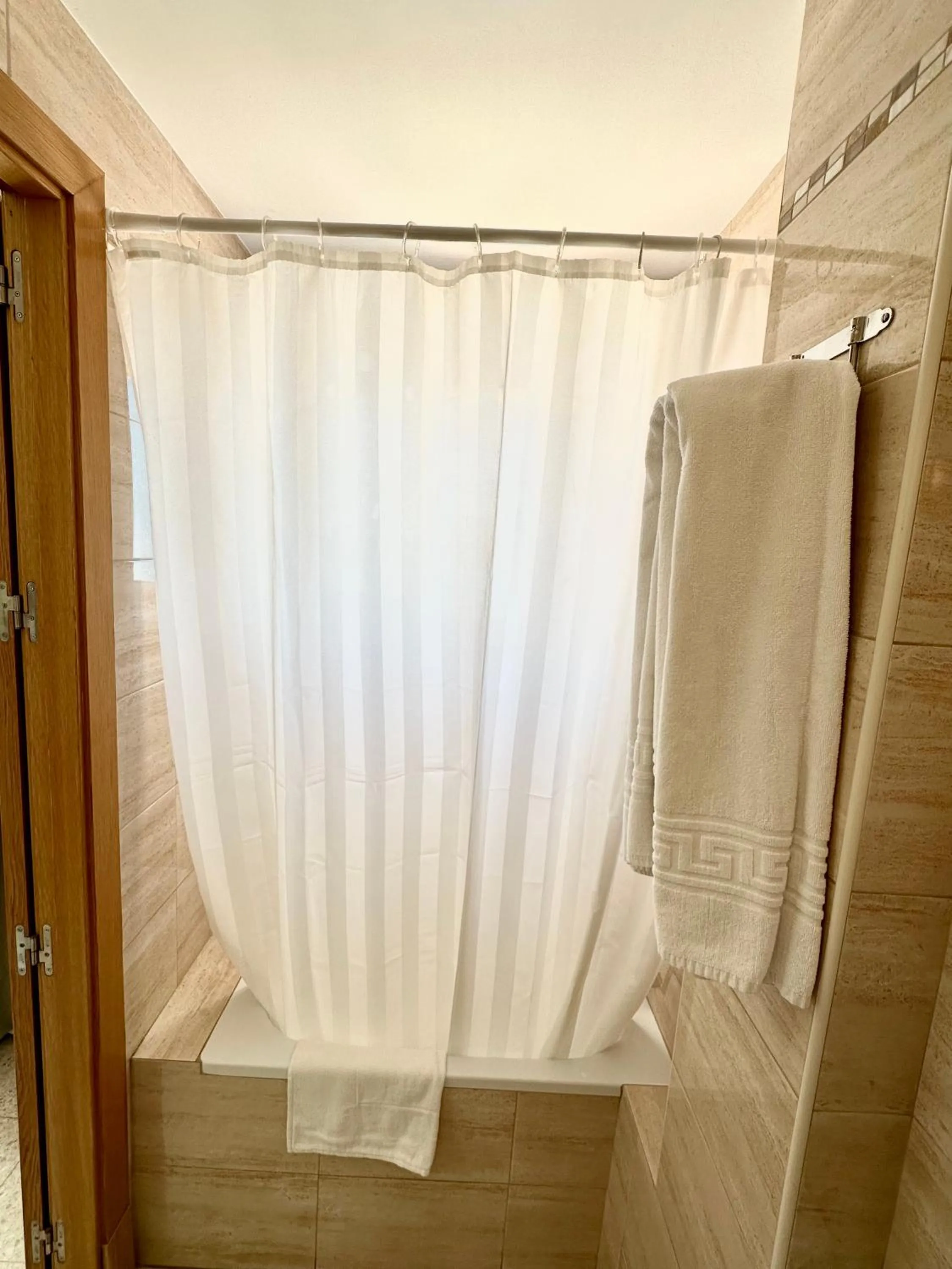 Shower in Hotel Cabello