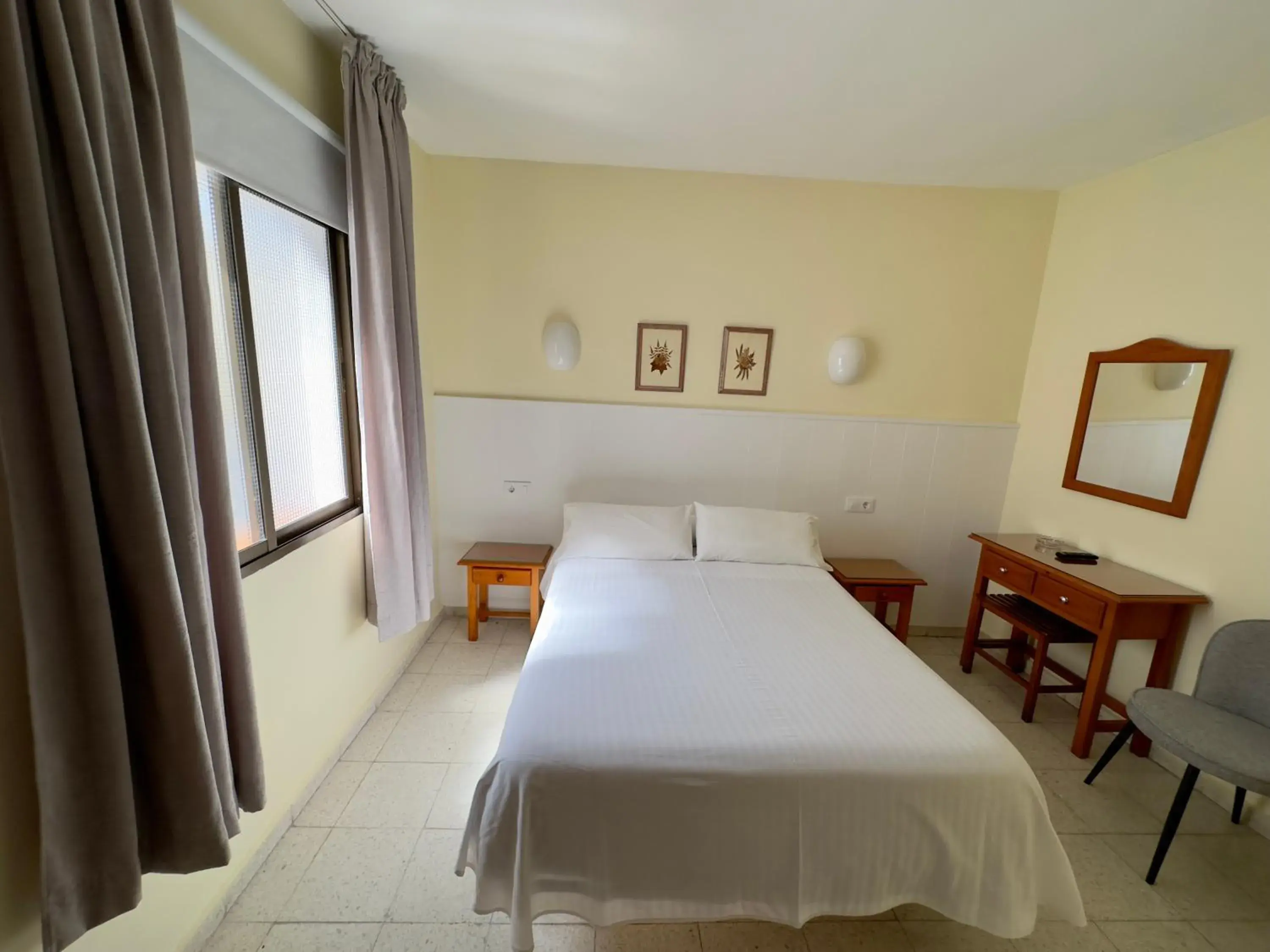 Standard Single Room - single occupancy in Hotel Cabello Standard Single Room - single occupancy in Hotel Cabello