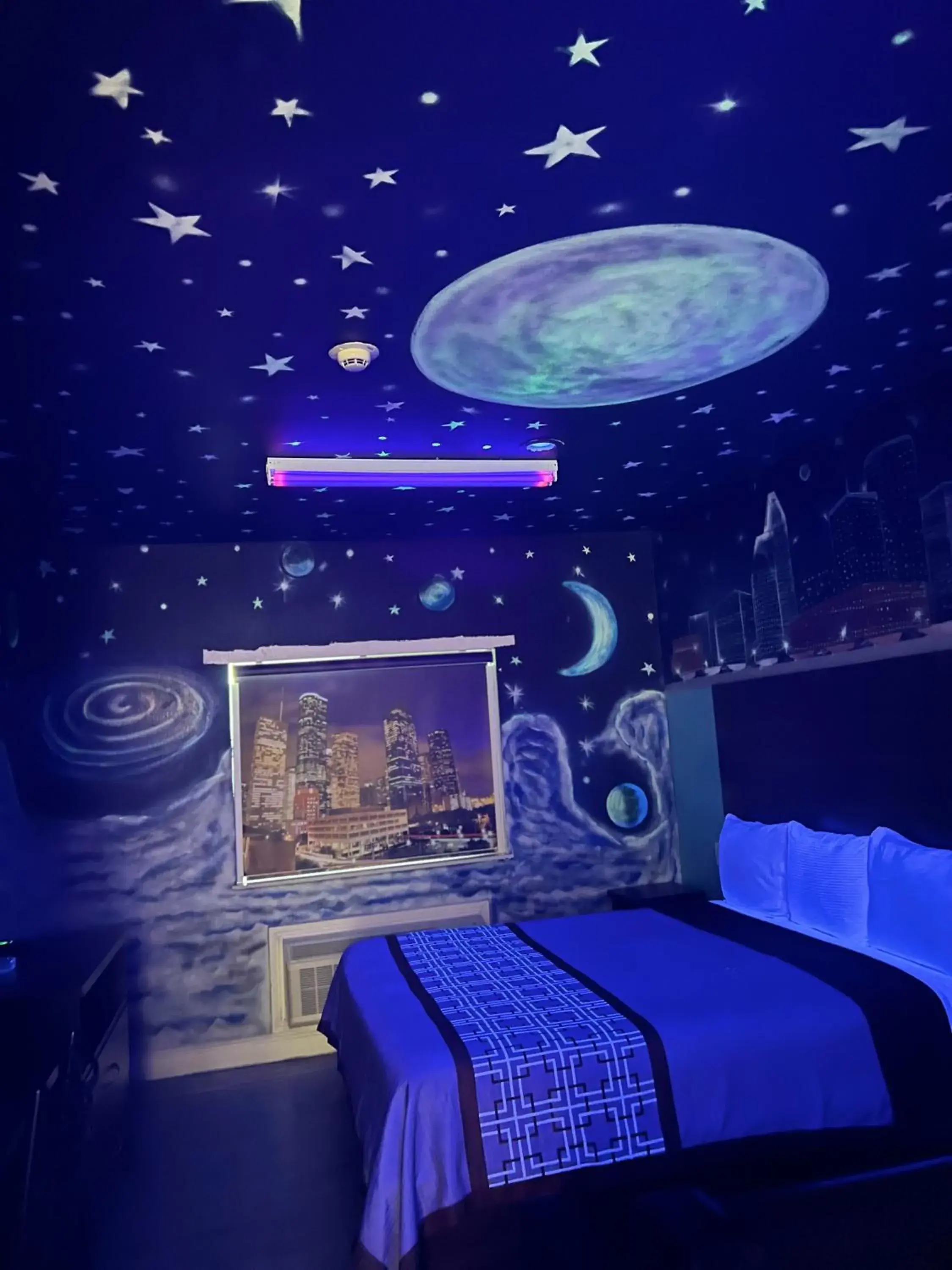 Bed in LOTUS INN Bed in LOTUS INN