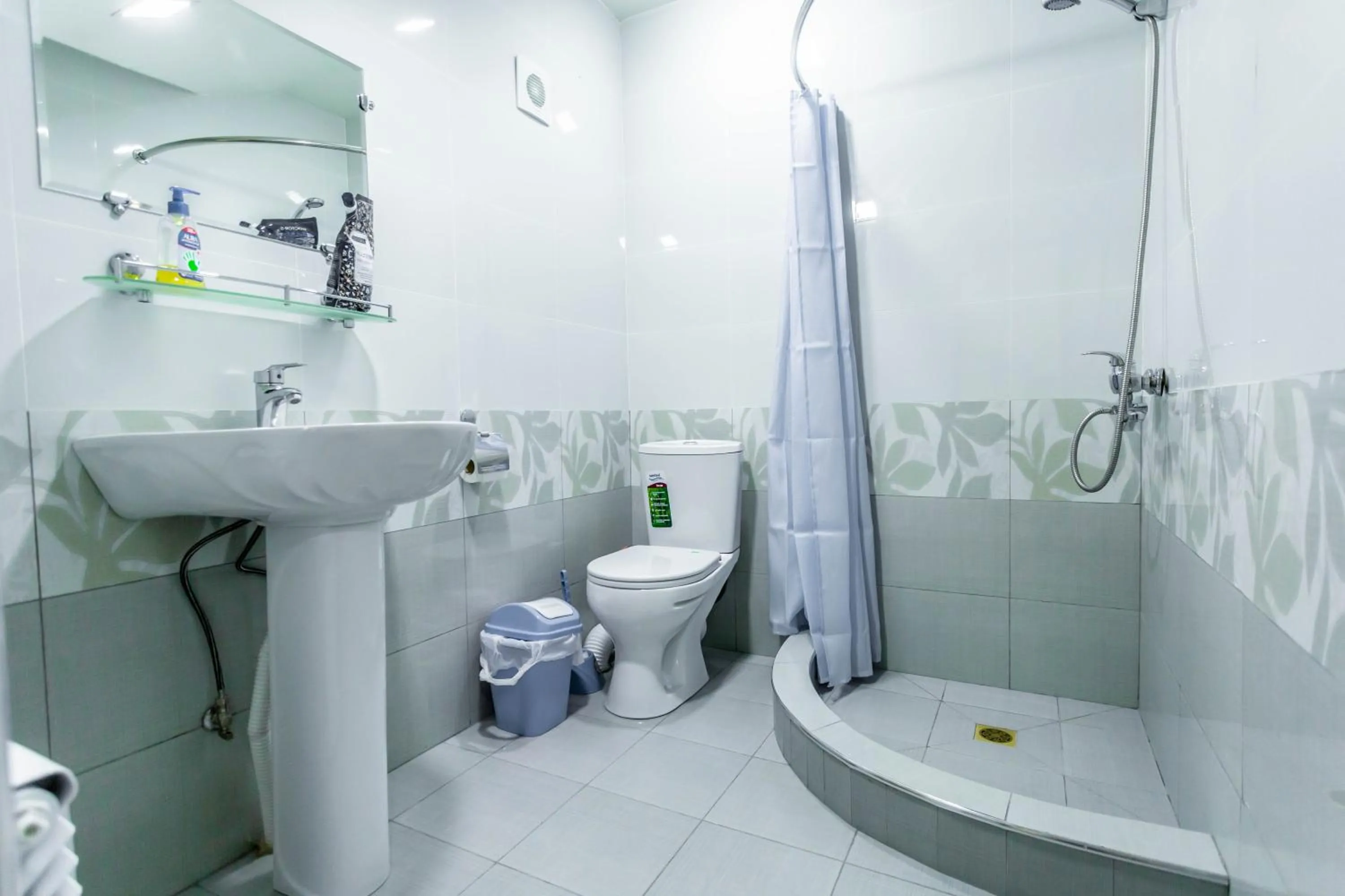 Shower in Hotel Suzani Samarkand