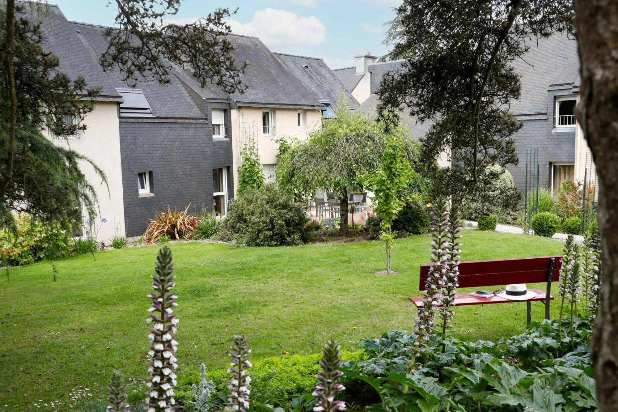 Garden in Hotel Le Branhoc - Brit Hotel Auray