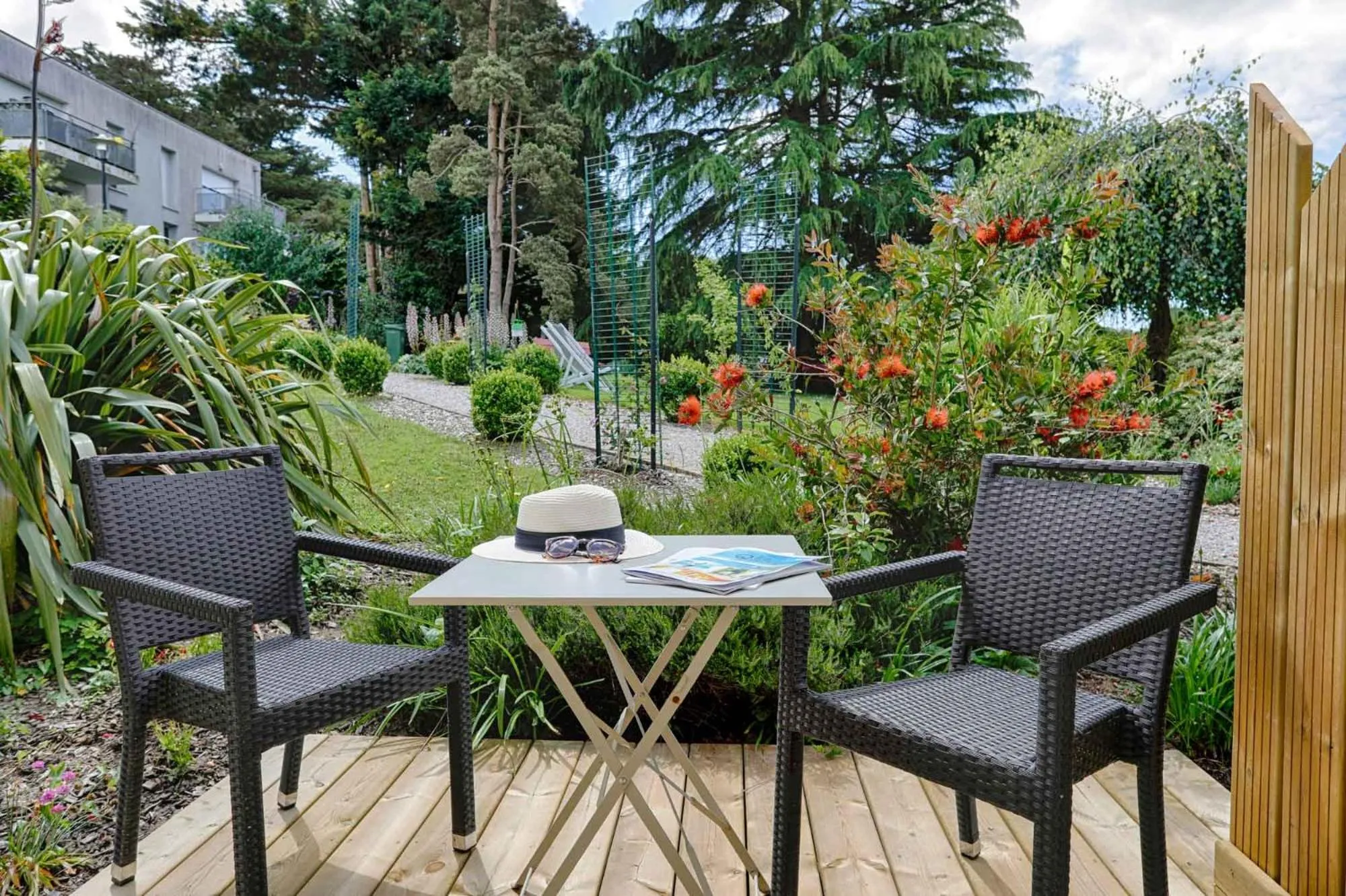 Patio in Hotel Le Branhoc - Brit Hotel Auray