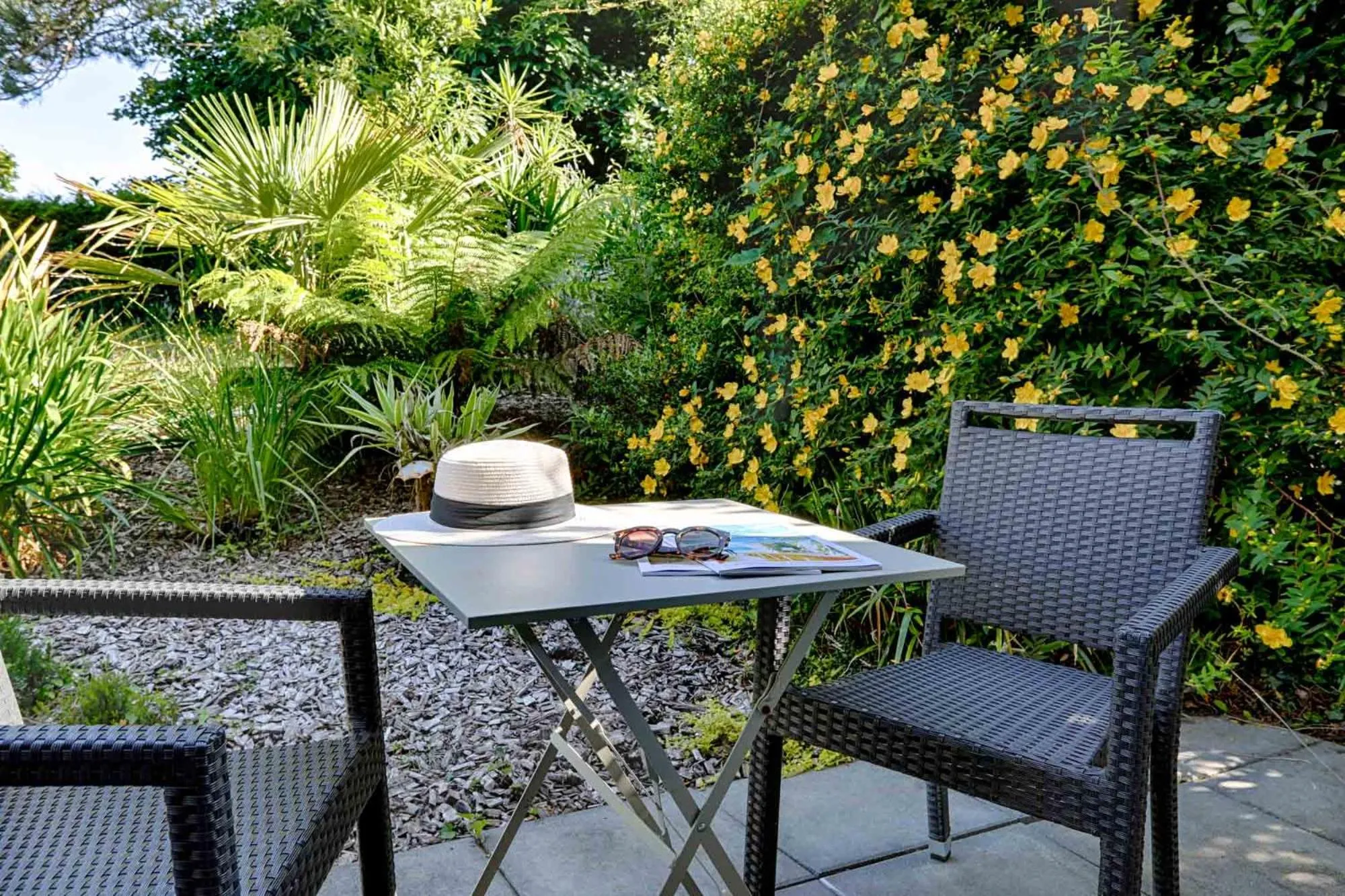 Patio in Hotel Le Branhoc - Brit Hotel Auray