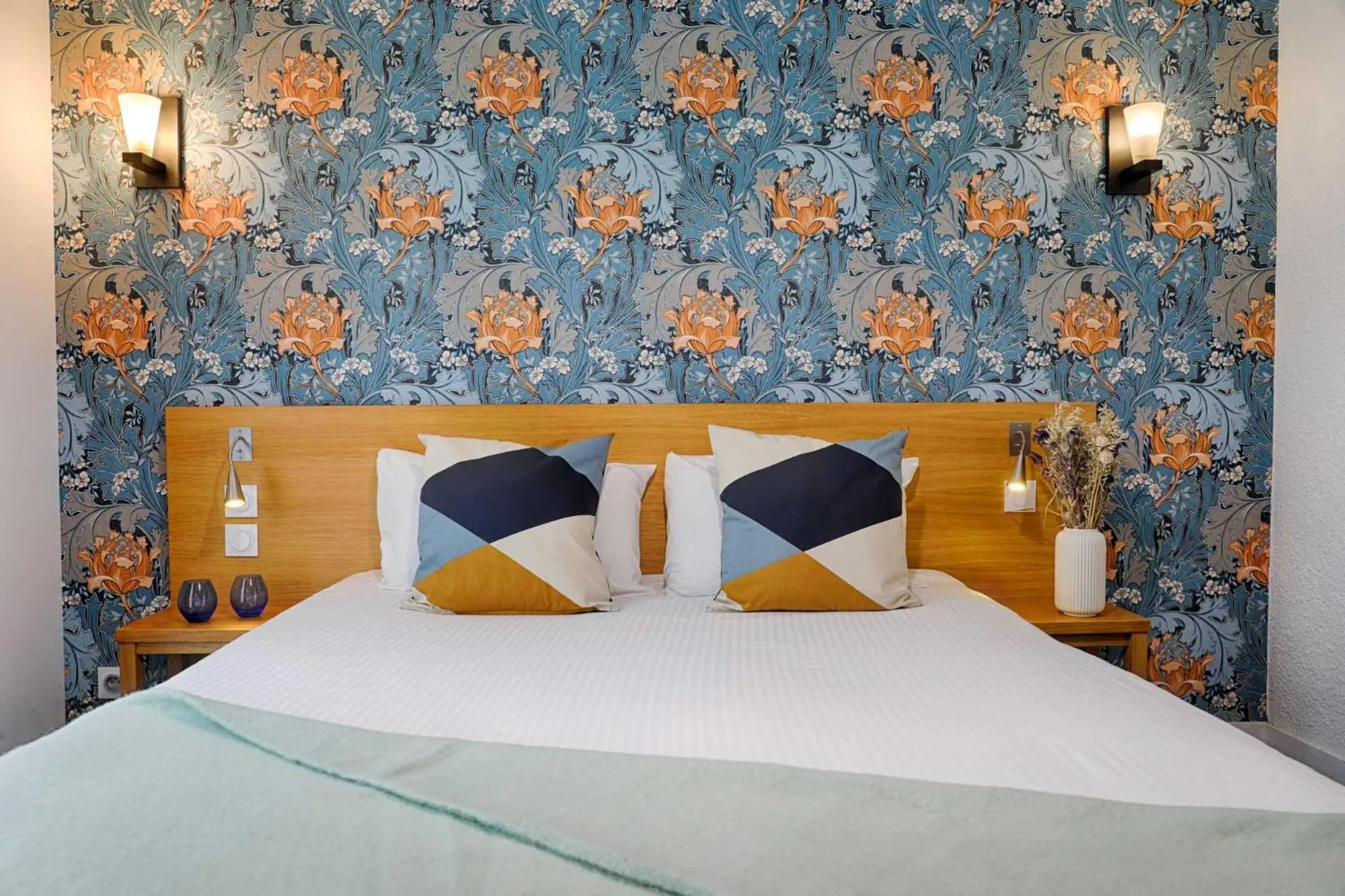 Bedroom, Bed in Hotel Le Branhoc - Brit Hotel Auray