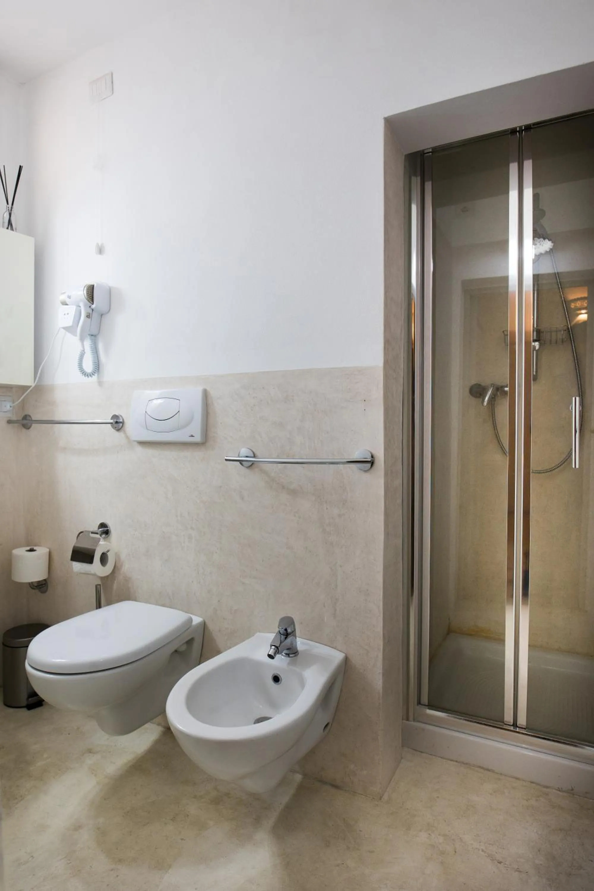 Bathroom in Le Finestre Su Porta Carrese - Luxury Rooms