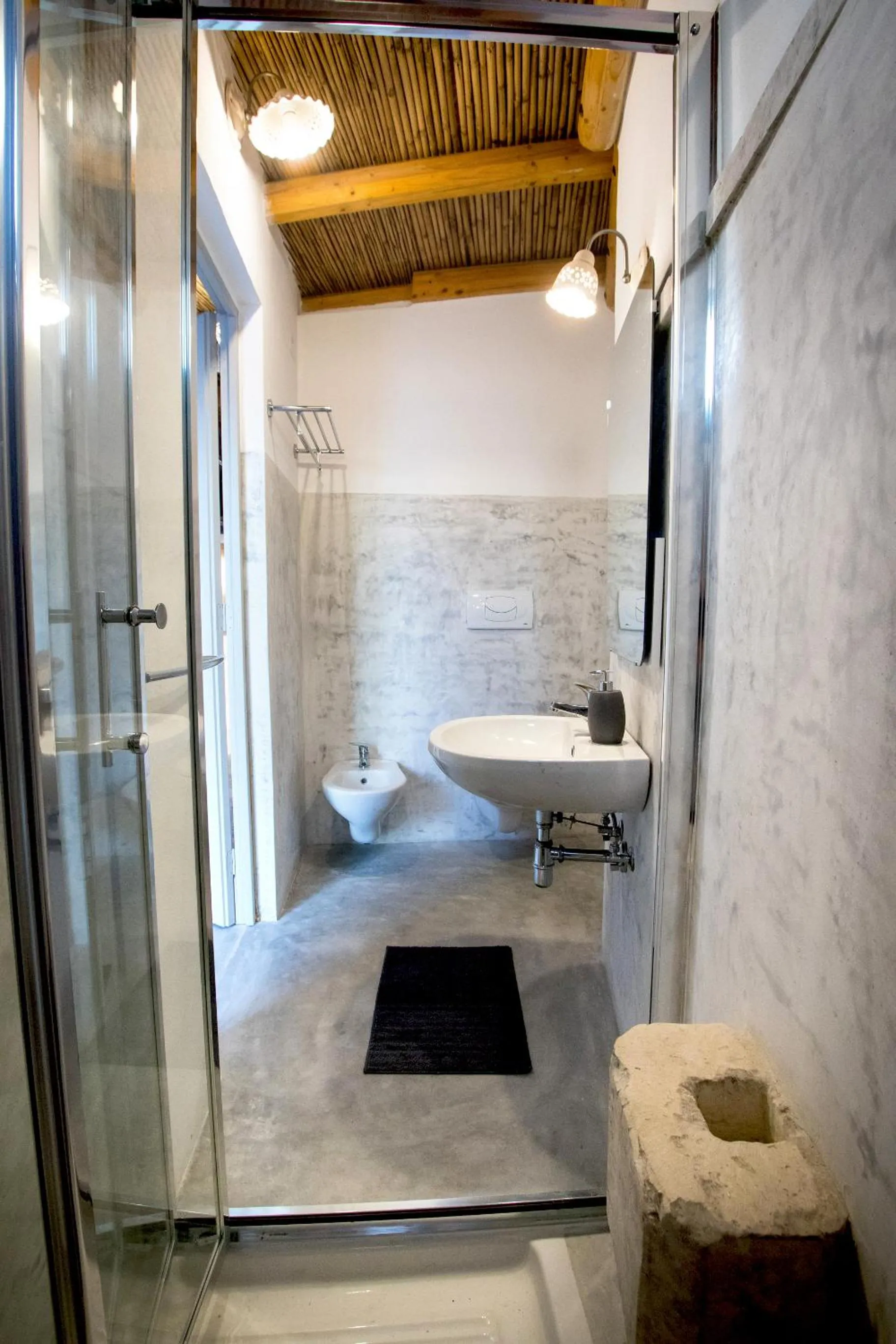 Bathroom in Le Finestre Su Porta Carrese - Luxury Rooms