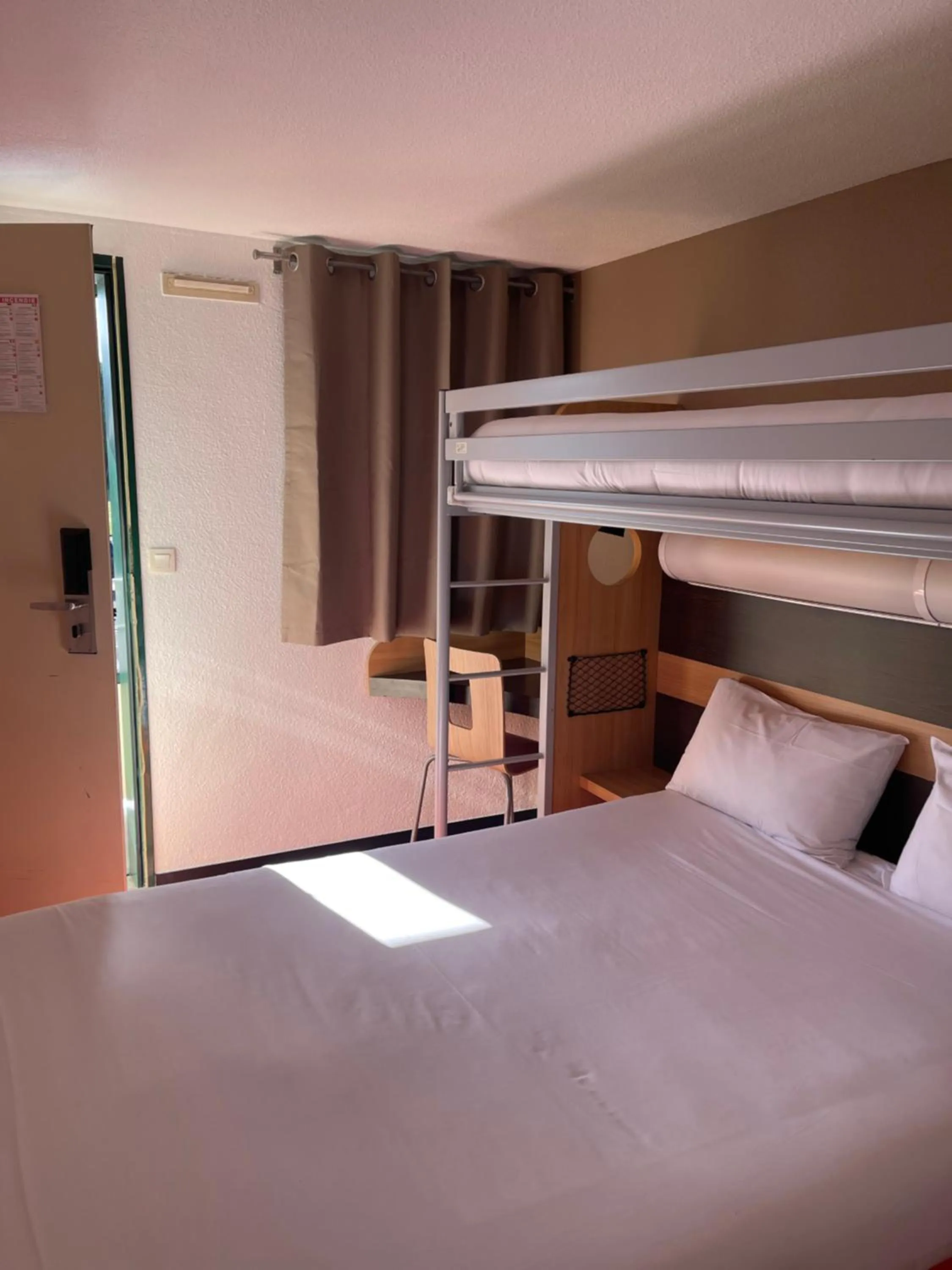 Bedroom, Bed in Premiere Classe Amiens Est - Glisy