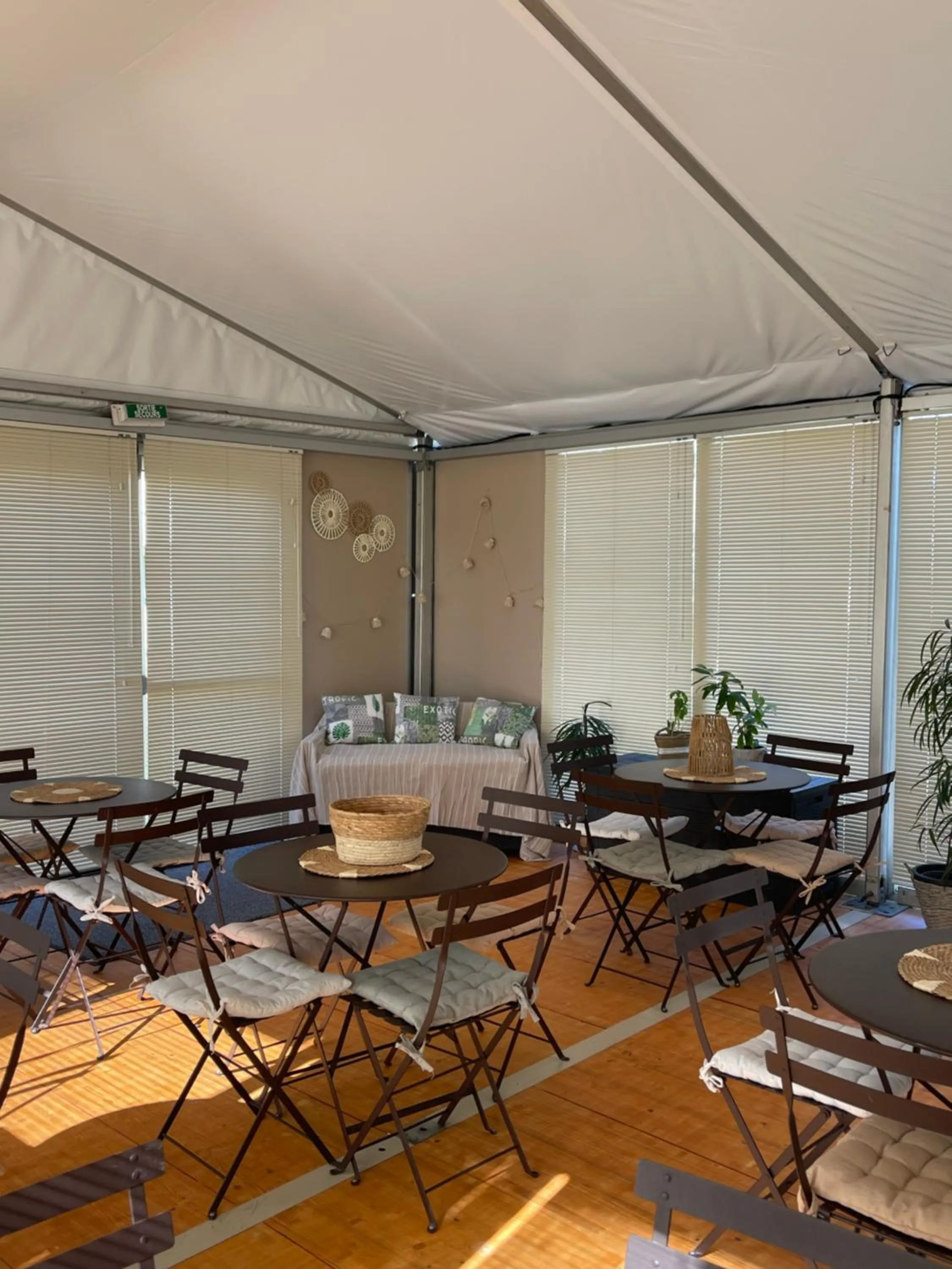 Patio in Premiere Classe Amiens Est - Glisy