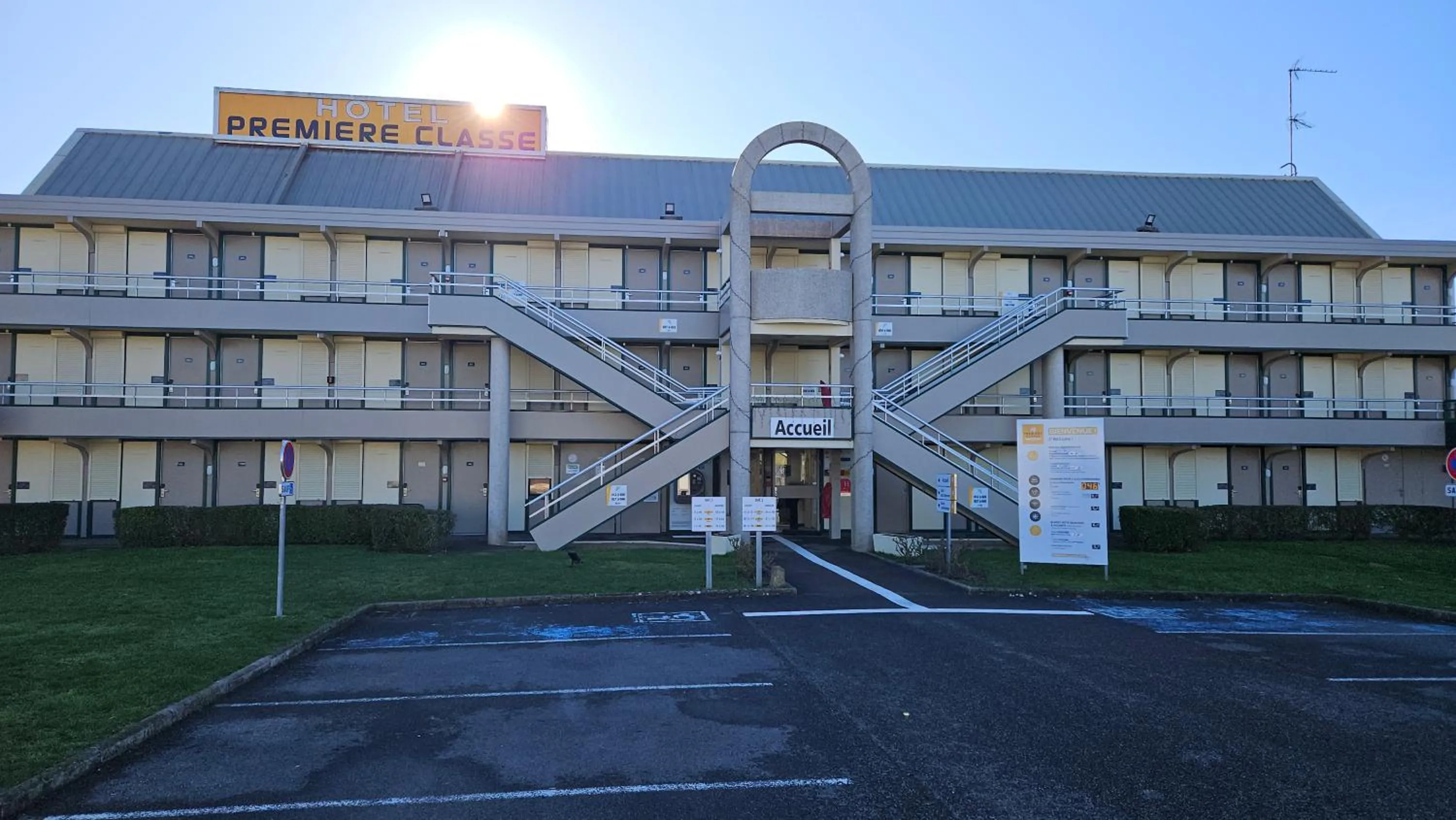 Property building in Premiere Classe Amiens Est - Glisy