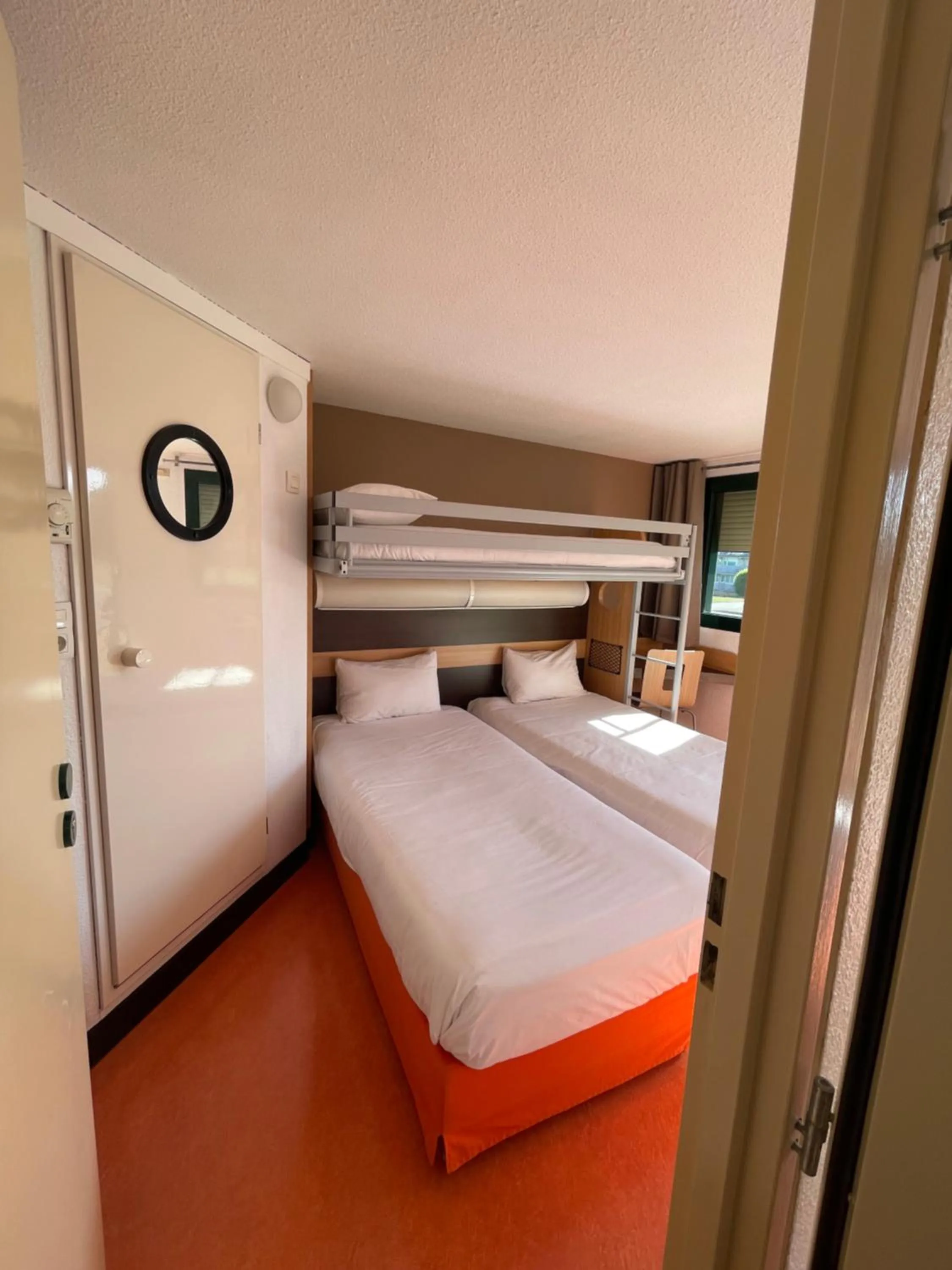 Bedroom, Bed in Premiere Classe Amiens Est - Glisy