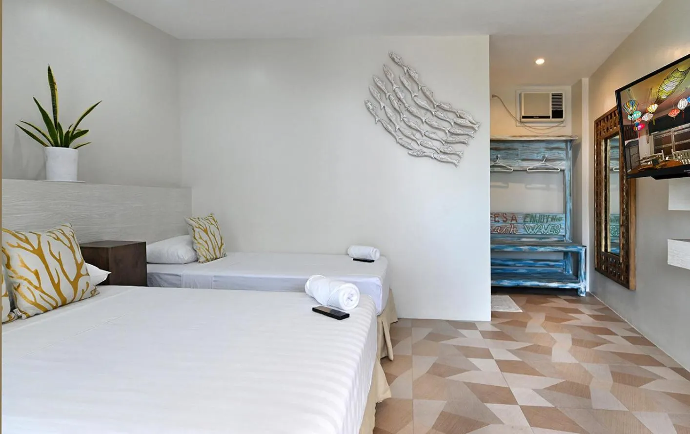 Photo of the whole room, Bed in Oslob Whale Shark Resort