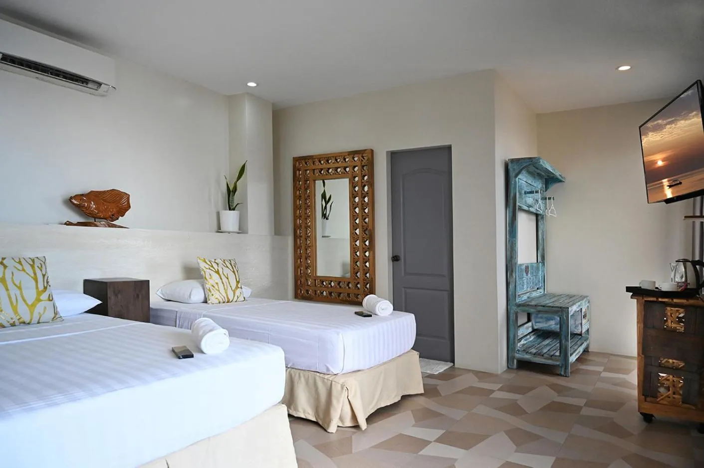 Bed in Oslob Whale Shark Resort