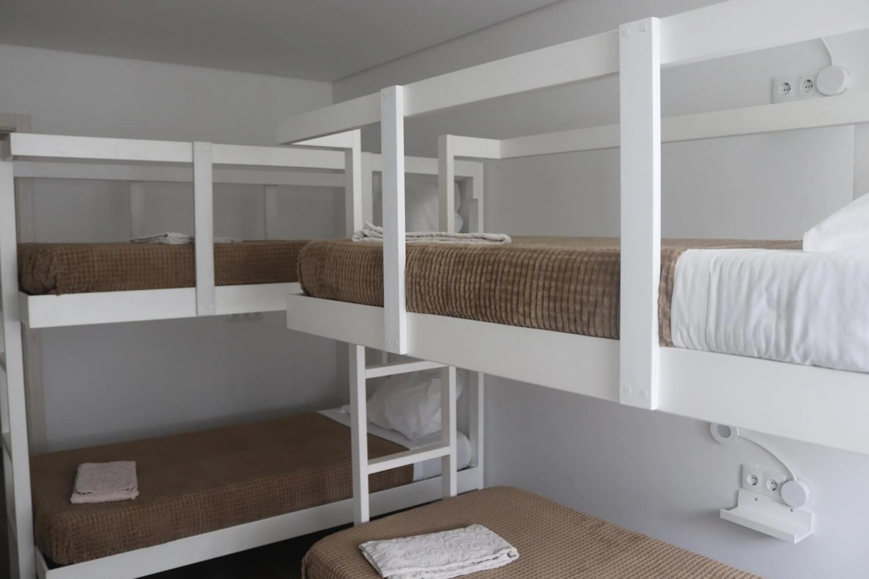 Bed in 4-Bed Mixed Dormitory Room in The Spot Ofir
