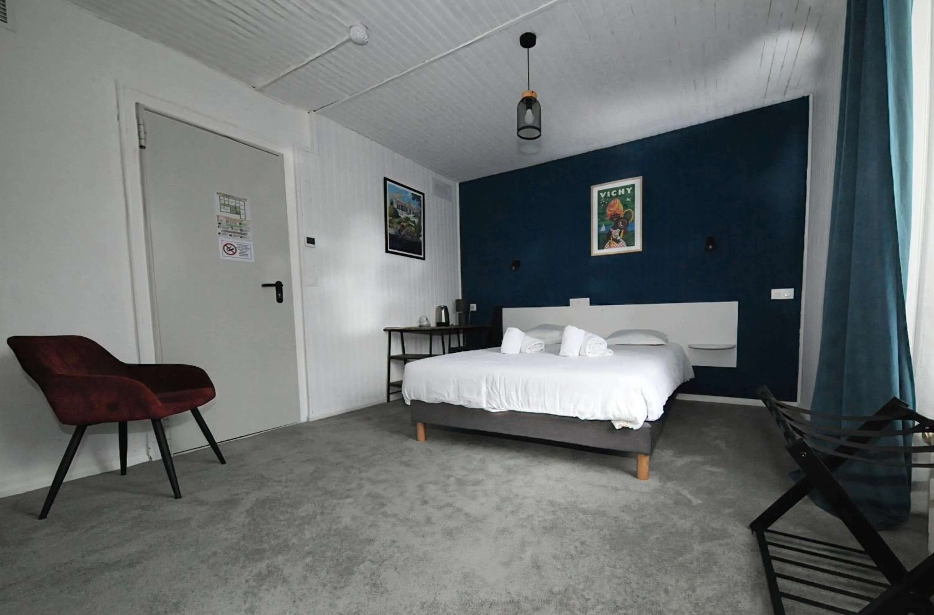 Bed in Hôtel & Restaurant Le Patio VICHY