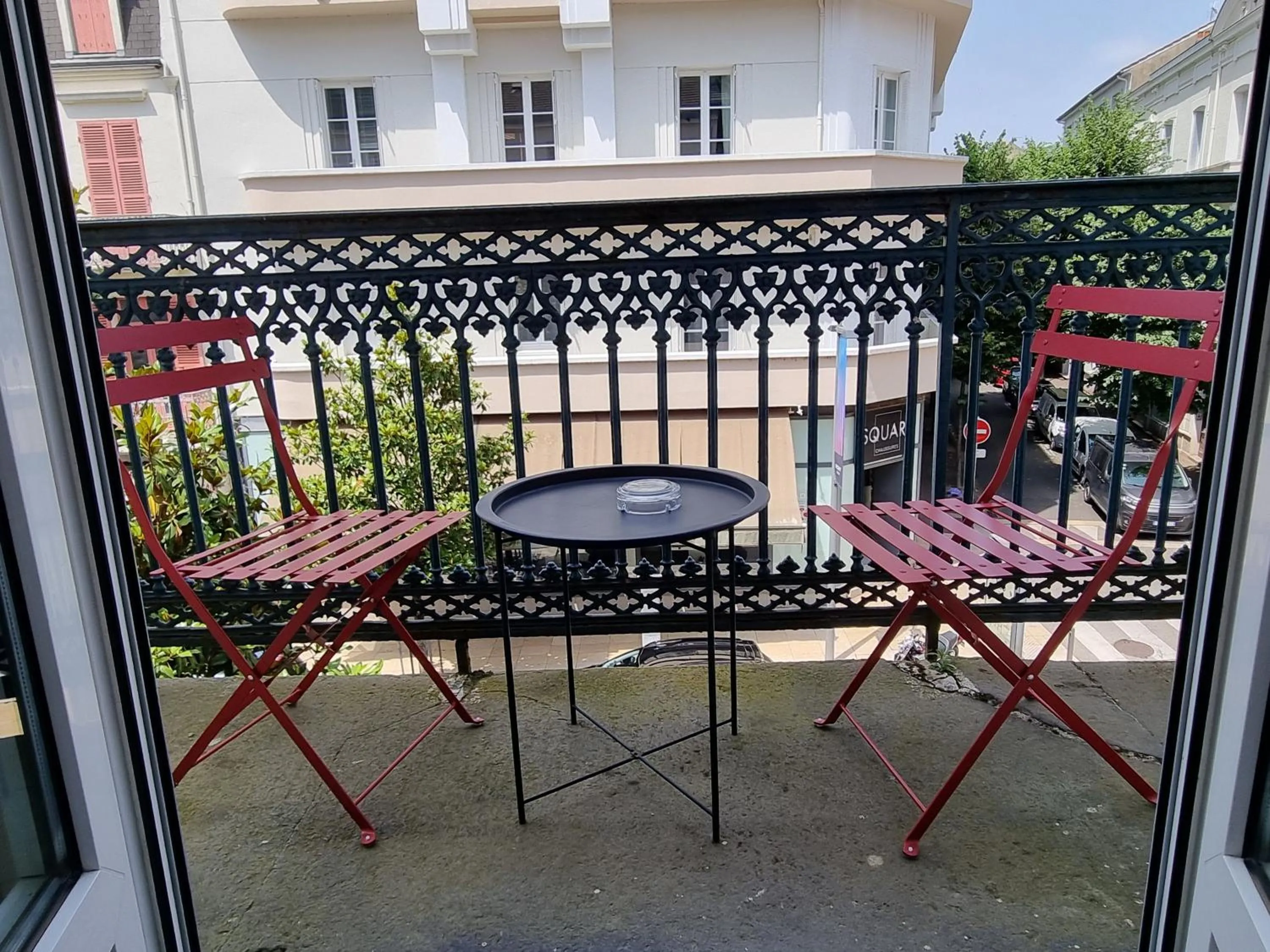 Balcony/Terrace in Hôtel & Restaurant Le Patio VICHY