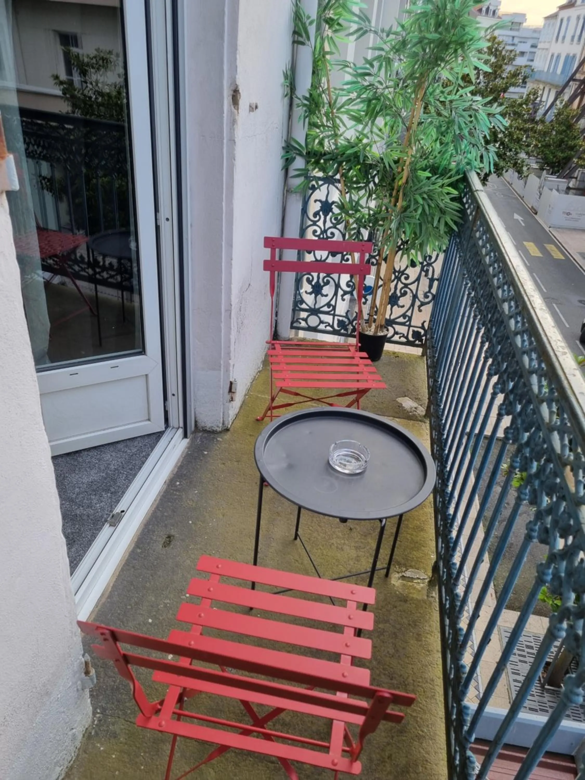 Balcony/Terrace in Hôtel & Restaurant Le Patio VICHY