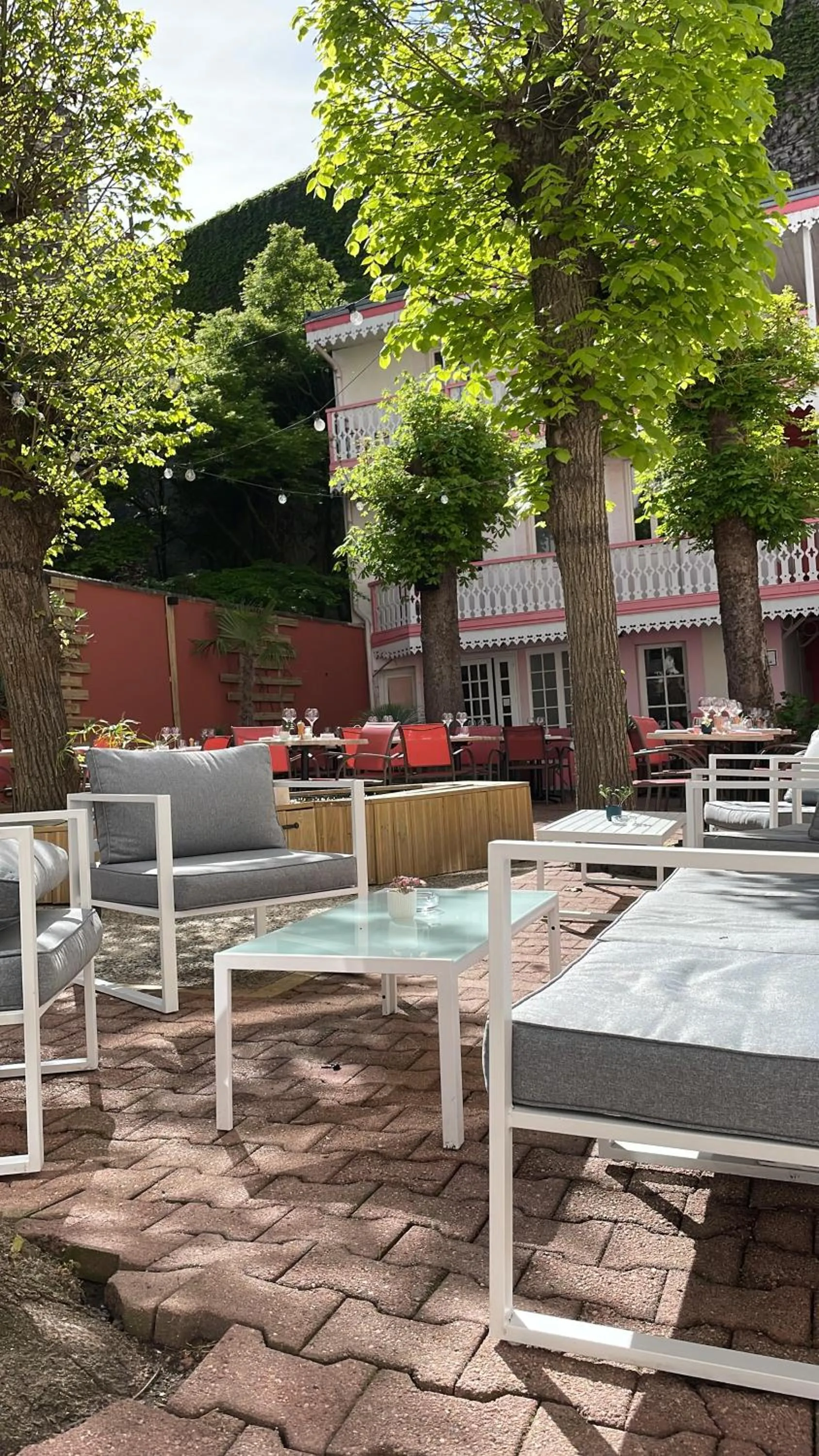 Patio in Hôtel & Restaurant Le Patio VICHY