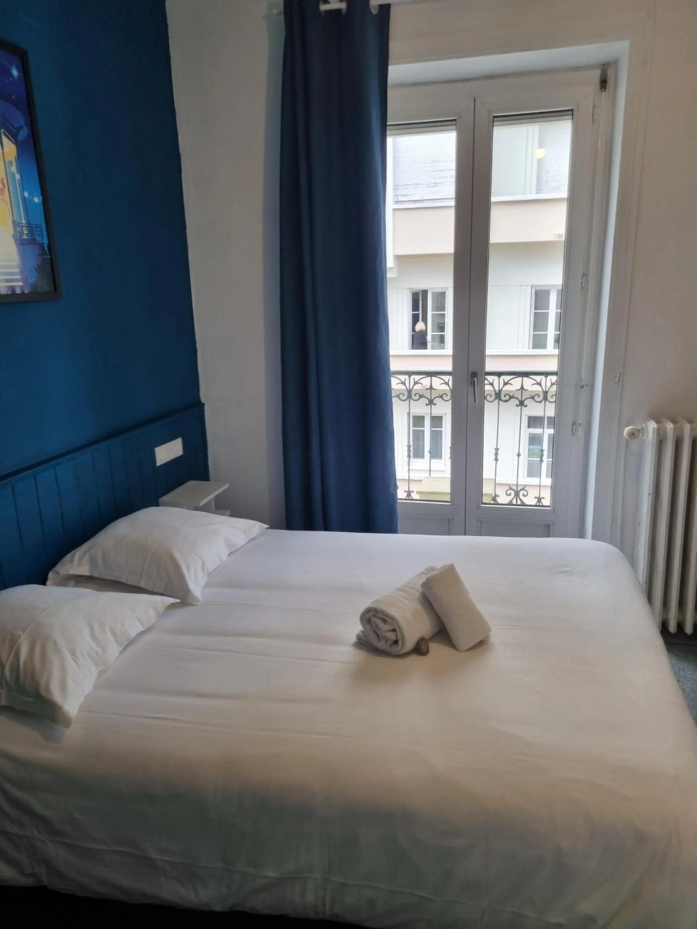 Bed in Hôtel & Restaurant Le Patio VICHY