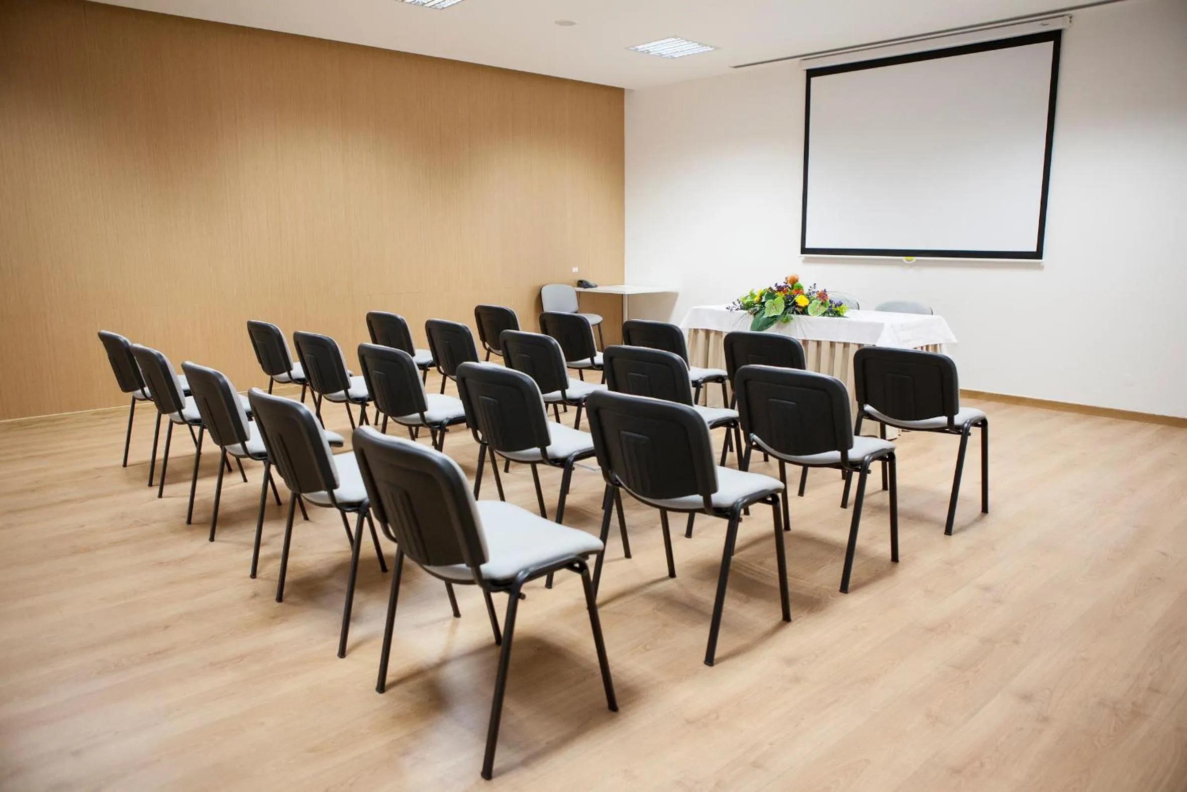 Business facilities in Lam Hotel Villa Aljustrel