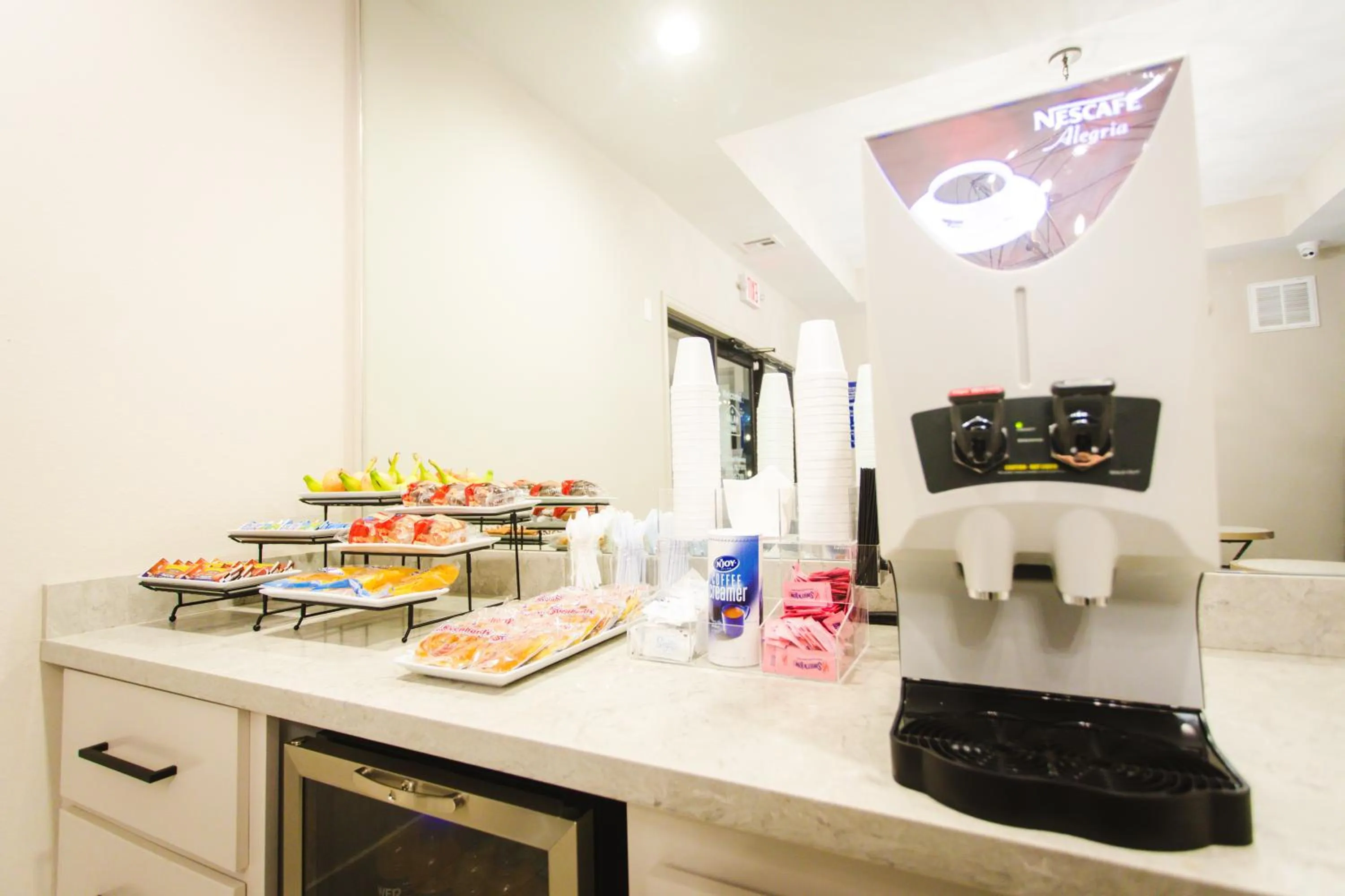 Continental breakfast in Palace Inn Blue Federal Road