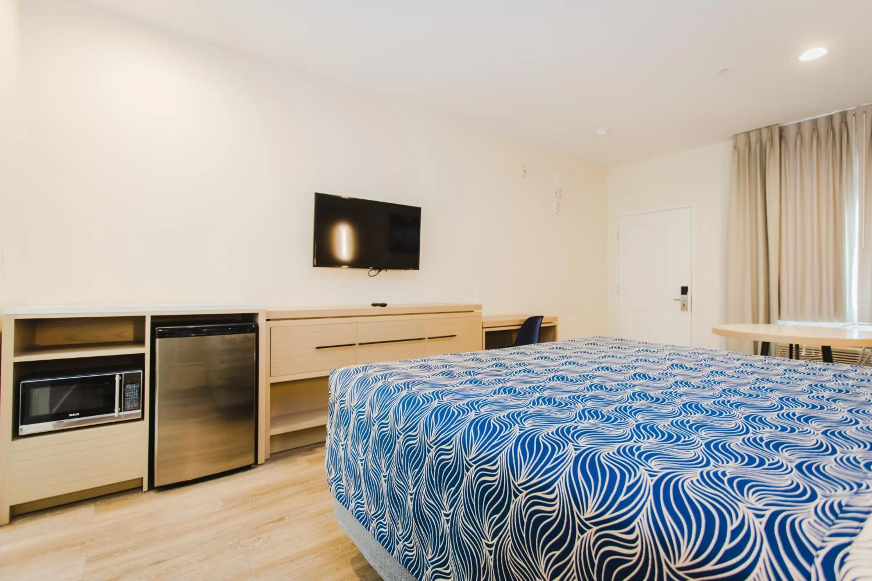 TV and multimedia in Palace Inn Blue Federal Road