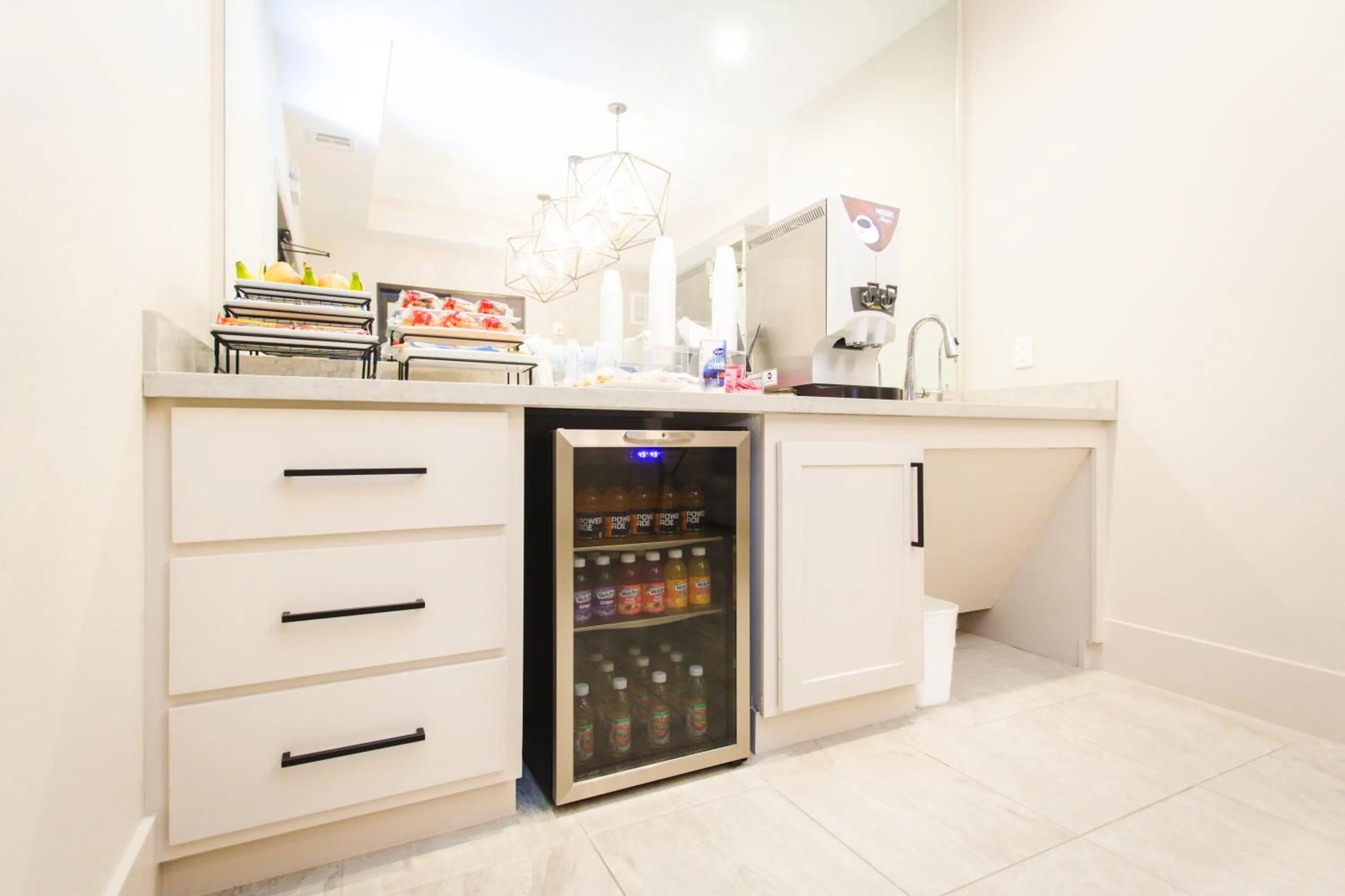 Coffee/tea facilities in Palace Inn Blue Federal Road