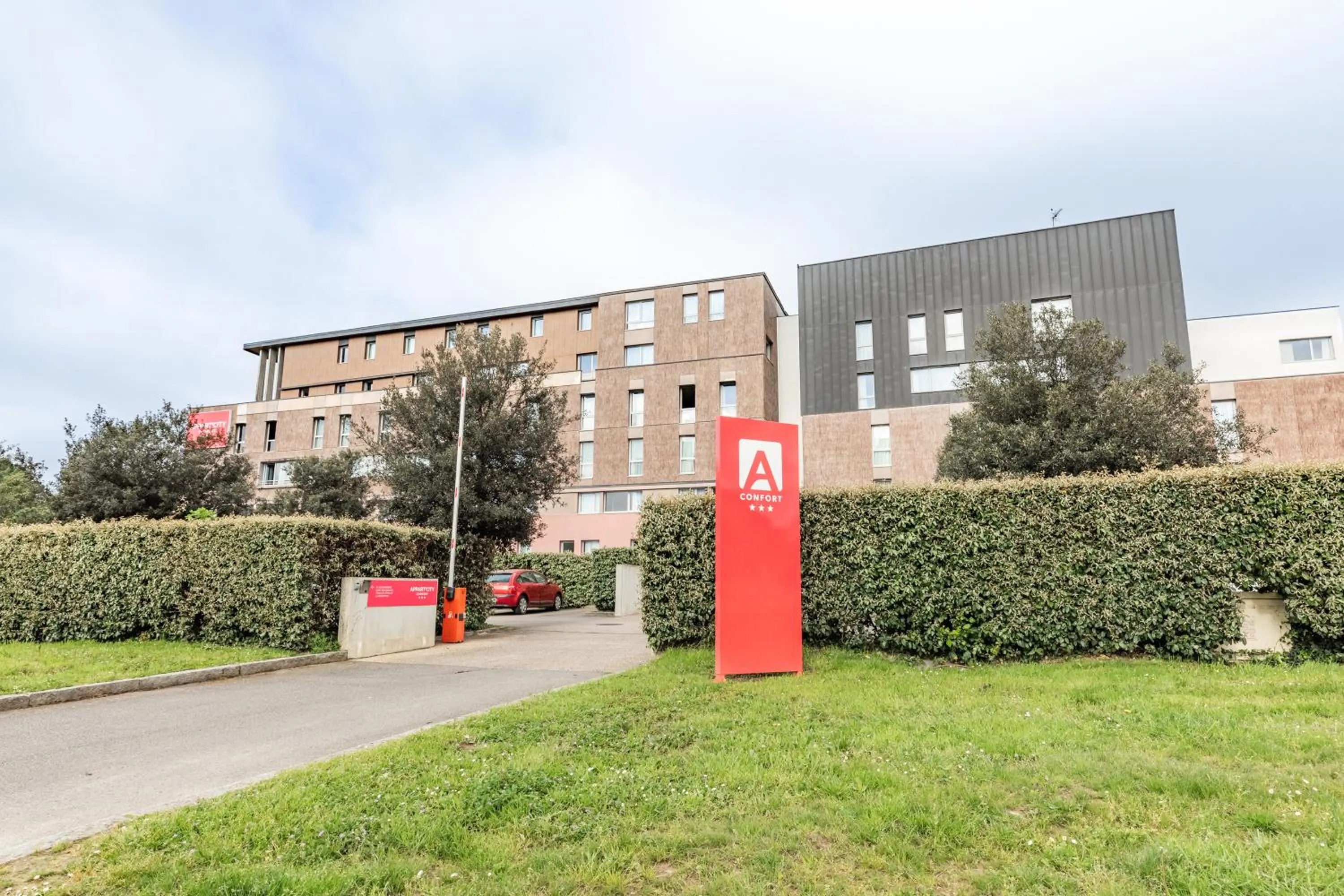 Facade/entrance in Appart’City Confort Nantes Ouest Saint-Herblain