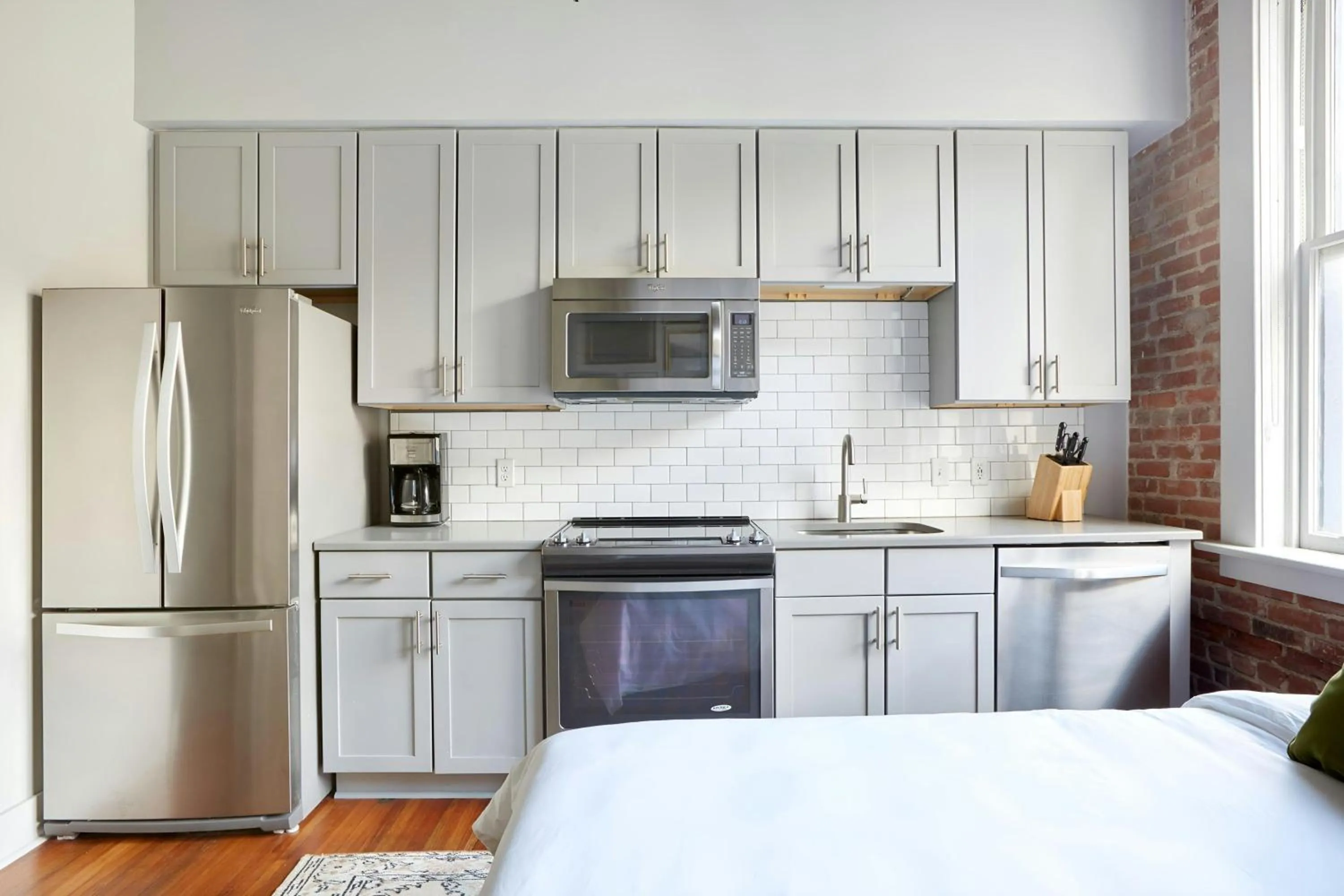 Kitchen or kitchenette in Sonder by Marriott Bonvoy The Drayton Apartments Historic District
