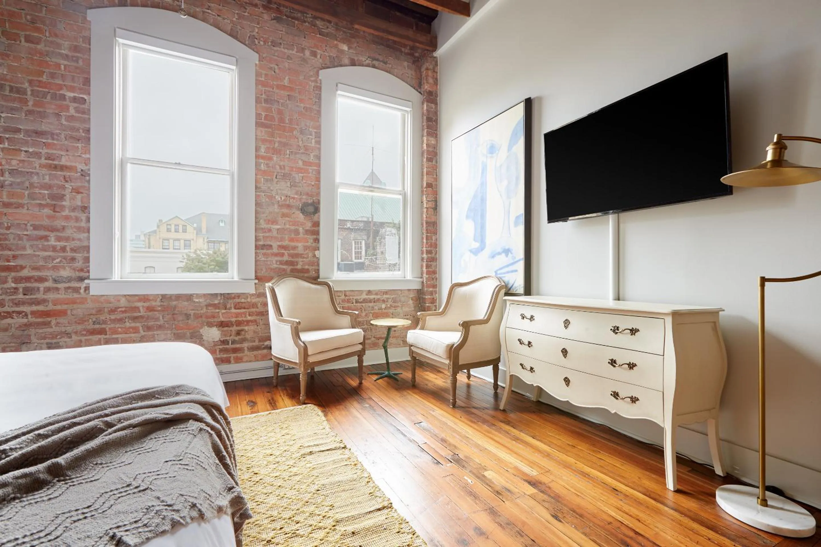 Superior Studio in Sonder by Marriott Bonvoy The Drayton Apartments Historic District