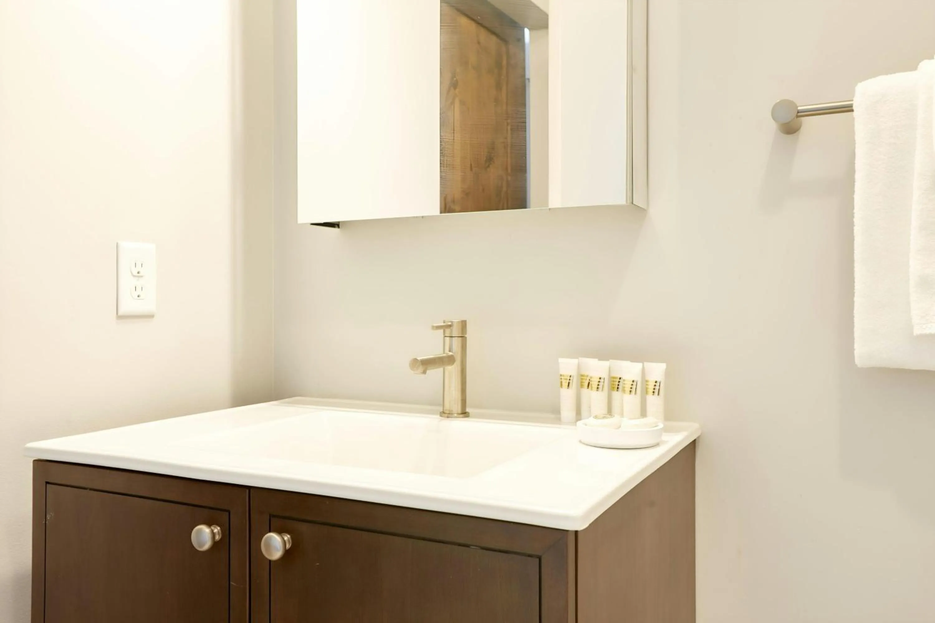 Bathroom in Sonder by Marriott Bonvoy The Drayton Apartments Historic District
