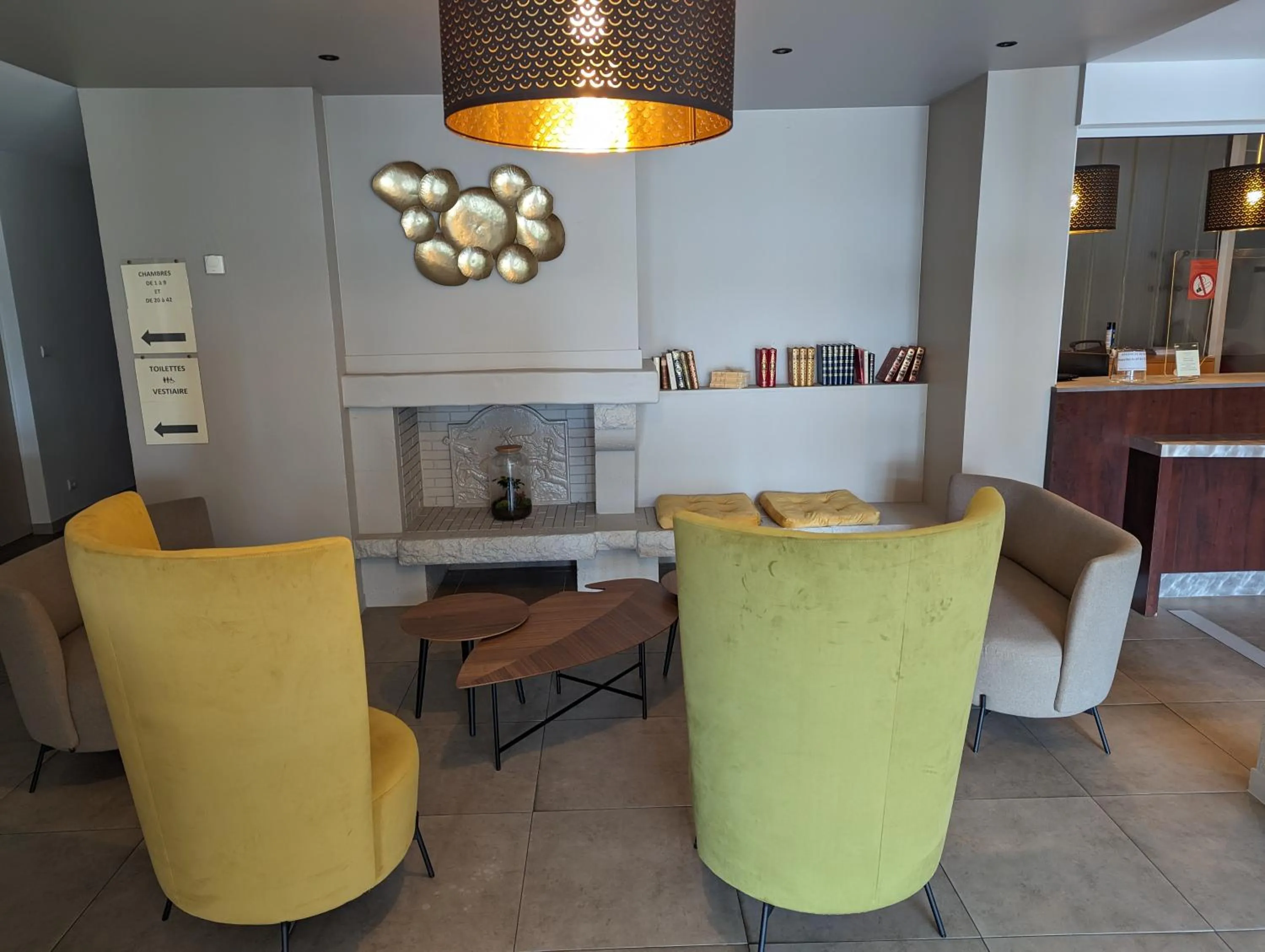 Living room in Logis Hotel De La Loire - Restaurant Les Bateliers