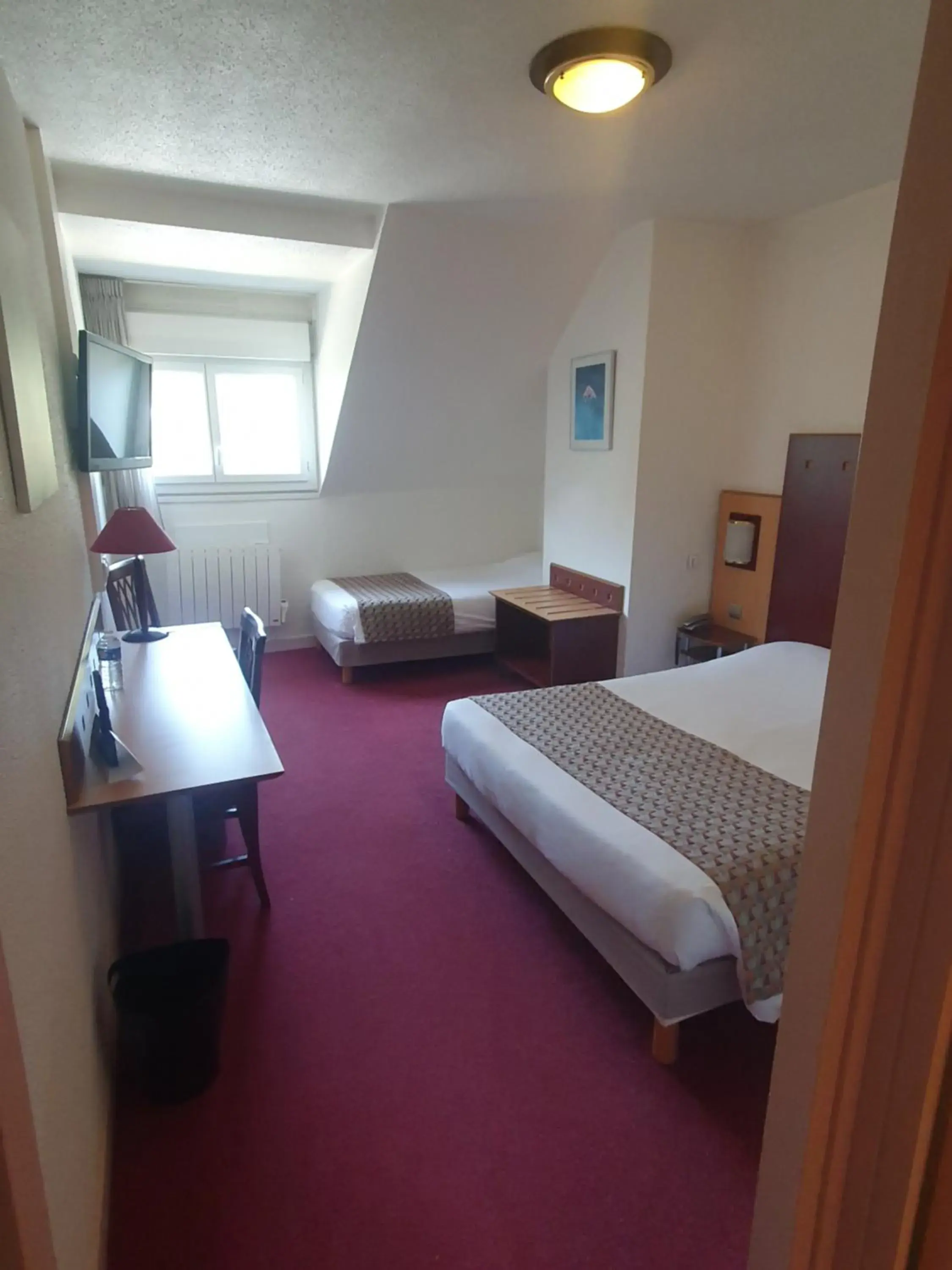 Triple Room (3 Adults) in Logis Hotel De La Loire - Restaurant Les Bateliers Triple Room (3 Adults) in Logis Hotel De La Loire - Restaurant Les Bateliers