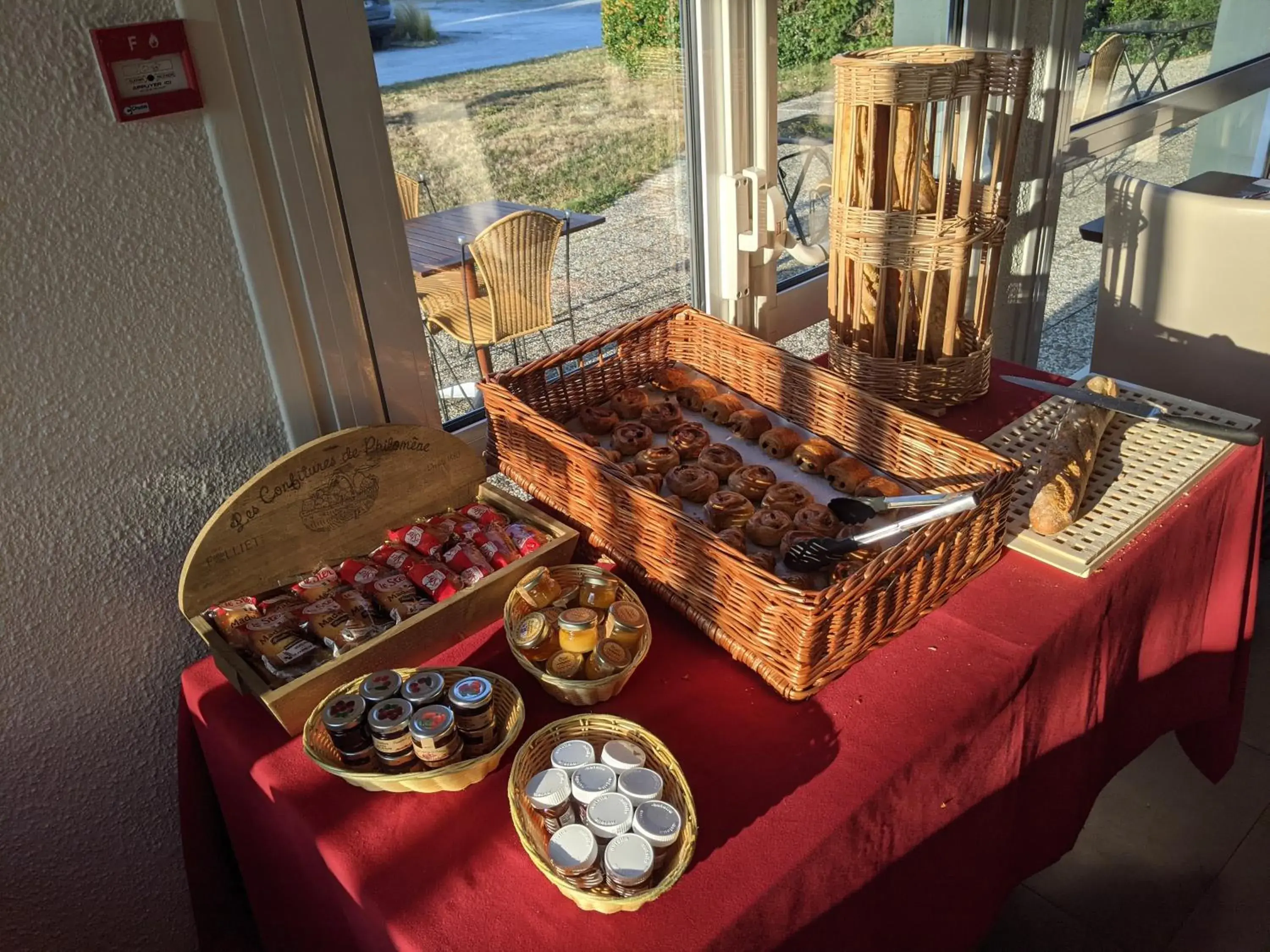 Buffet breakfast in Logis Hotel De La Loire - Restaurant Les Bateliers Buffet breakfast in Logis Hotel De La Loire - Restaurant Les Bateliers