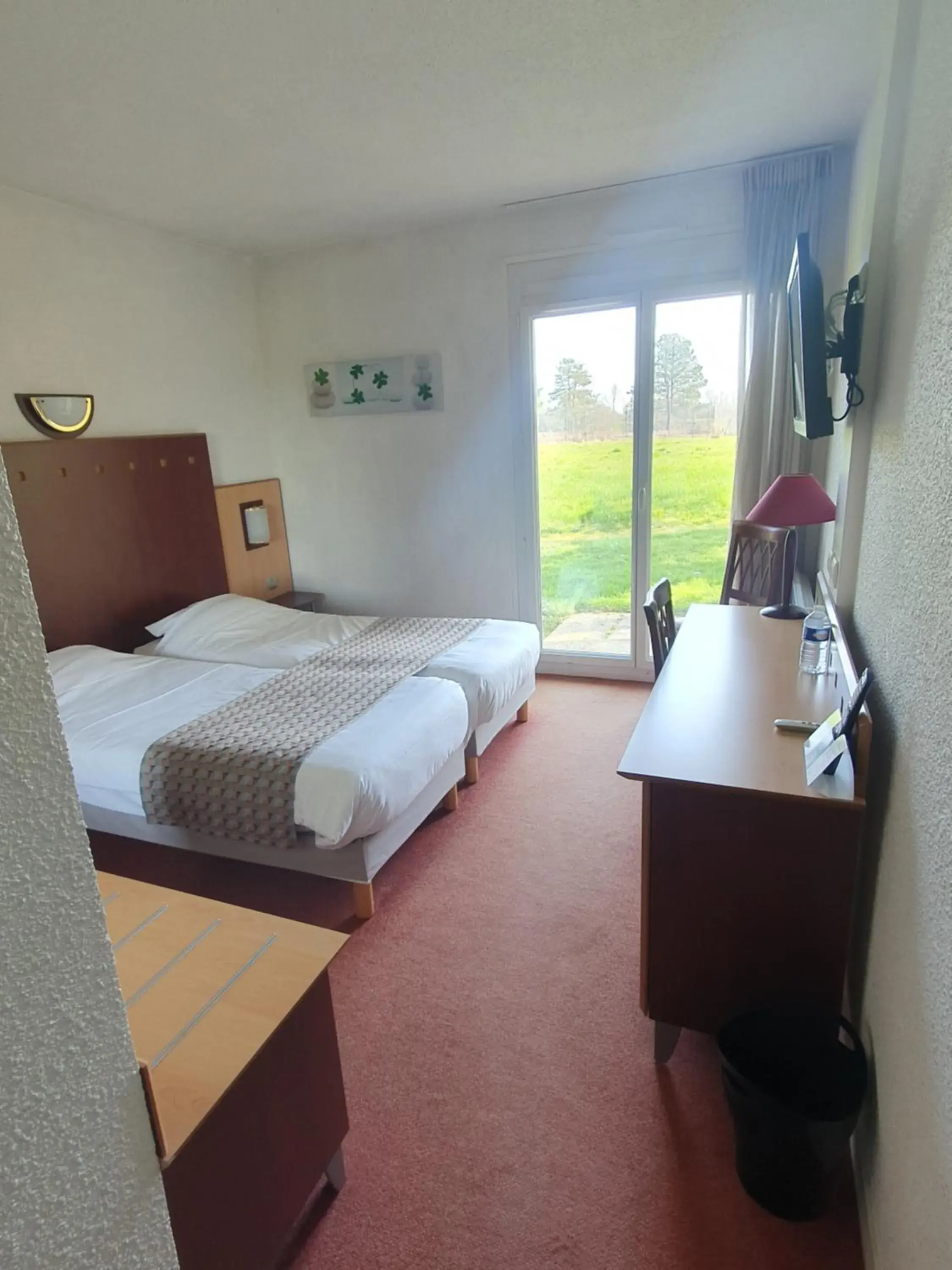 Bedroom, Bed in Logis Hotel De La Loire - Restaurant Les Bateliers Bedroom, Bed in Logis Hotel De La Loire - Restaurant Les Bateliers