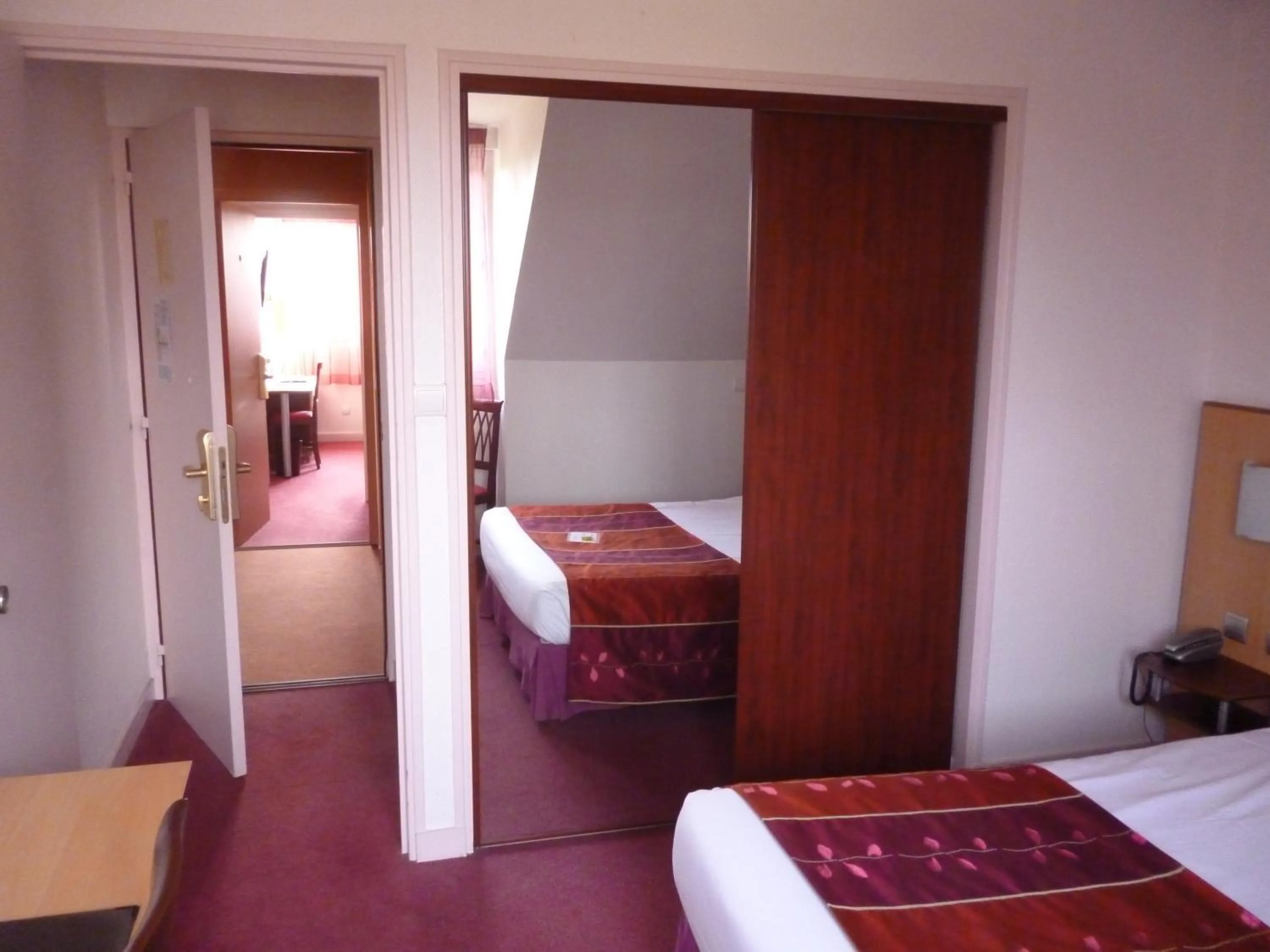 Bedroom, Bed in Logis Hotel De La Loire - Restaurant Les Bateliers