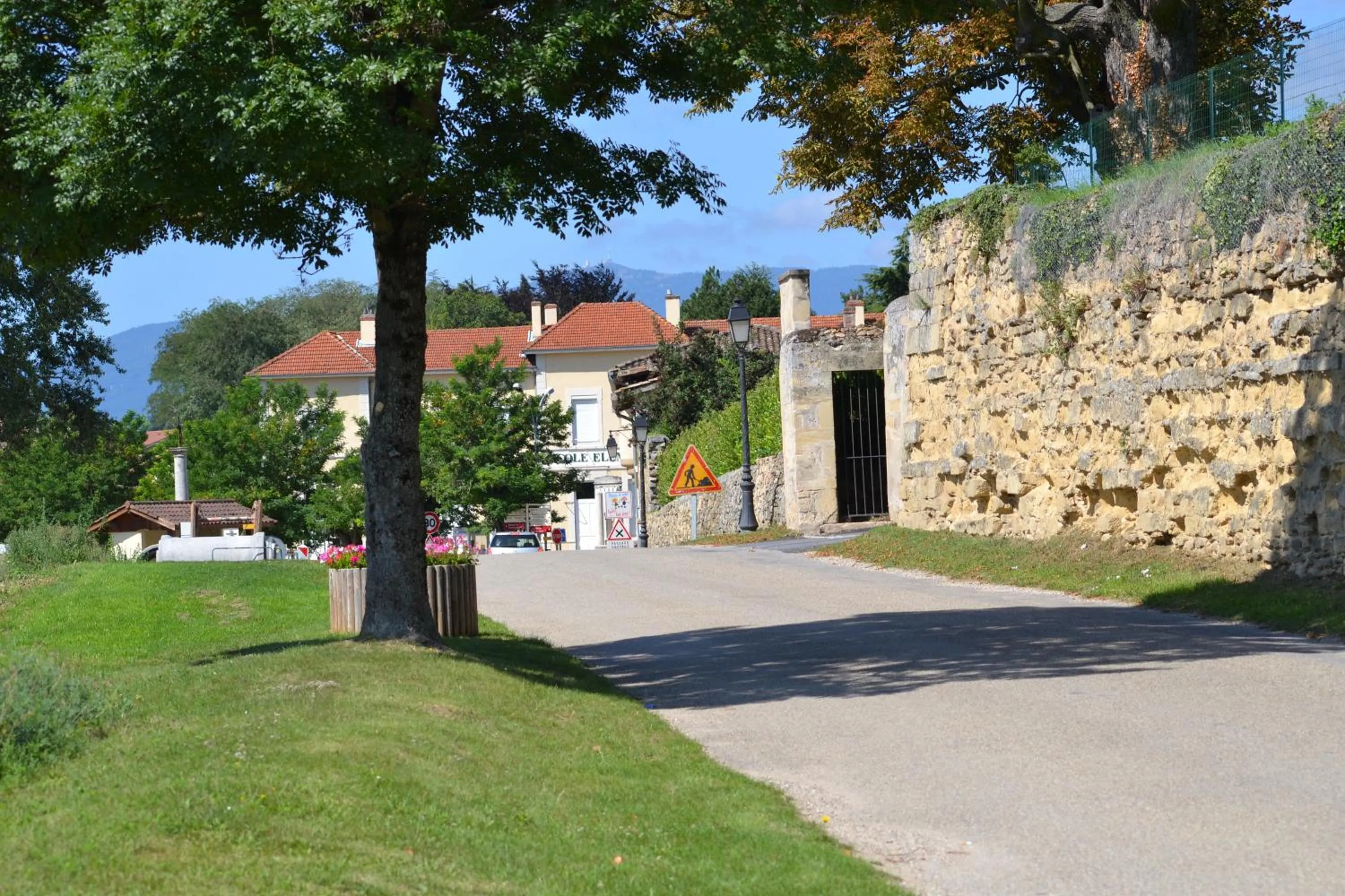 Off site, Property Building in Relais 500 De Vienne