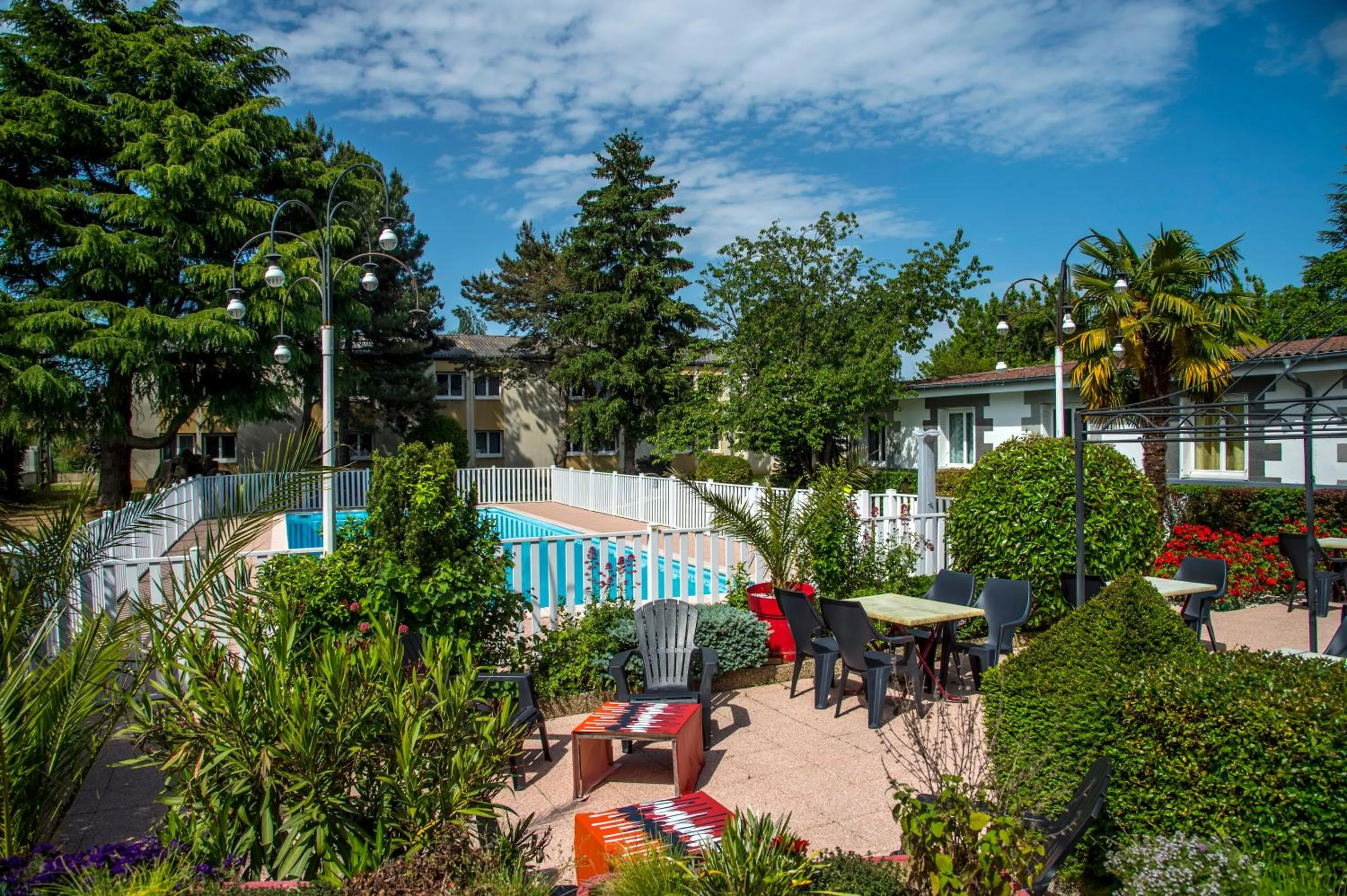 Patio, Pool View in Relais 500 De Vienne