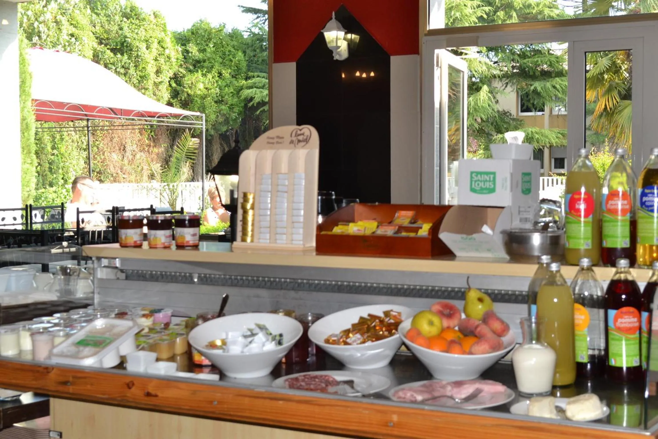 Buffet breakfast, Food in Relais 500 De Vienne