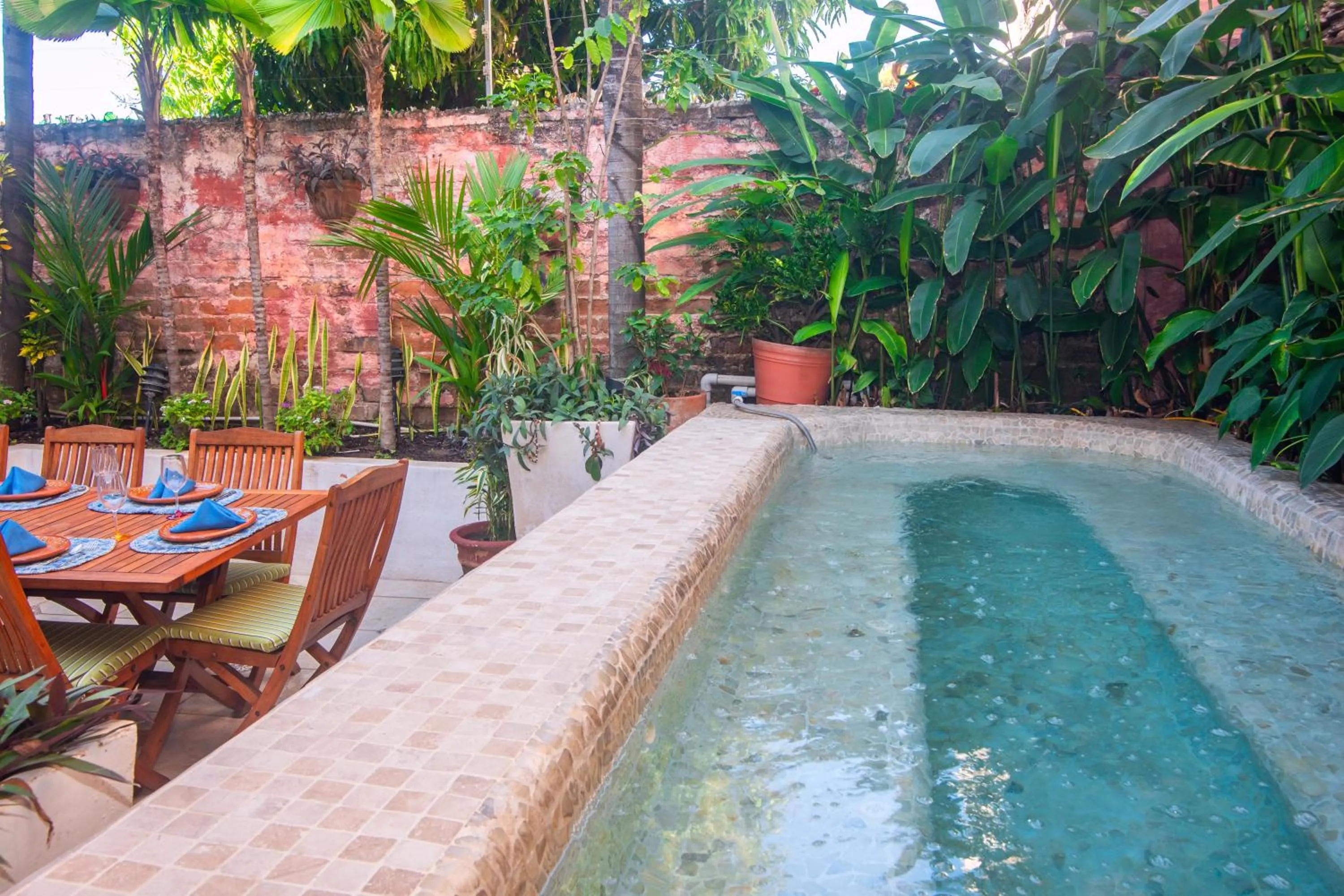 Casa Romance Escondido