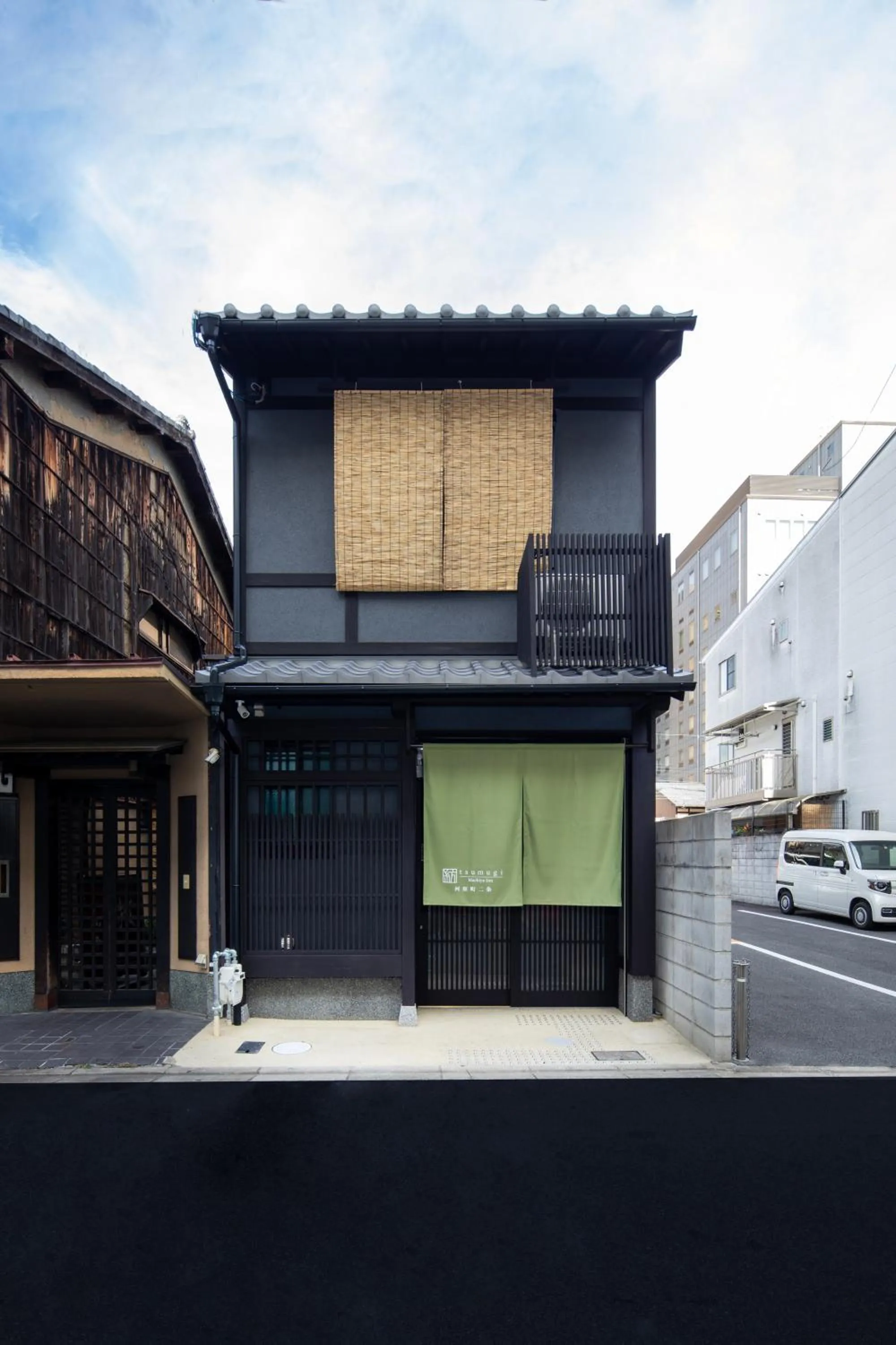 Property building in Kanade Kawaramachi-Nijo