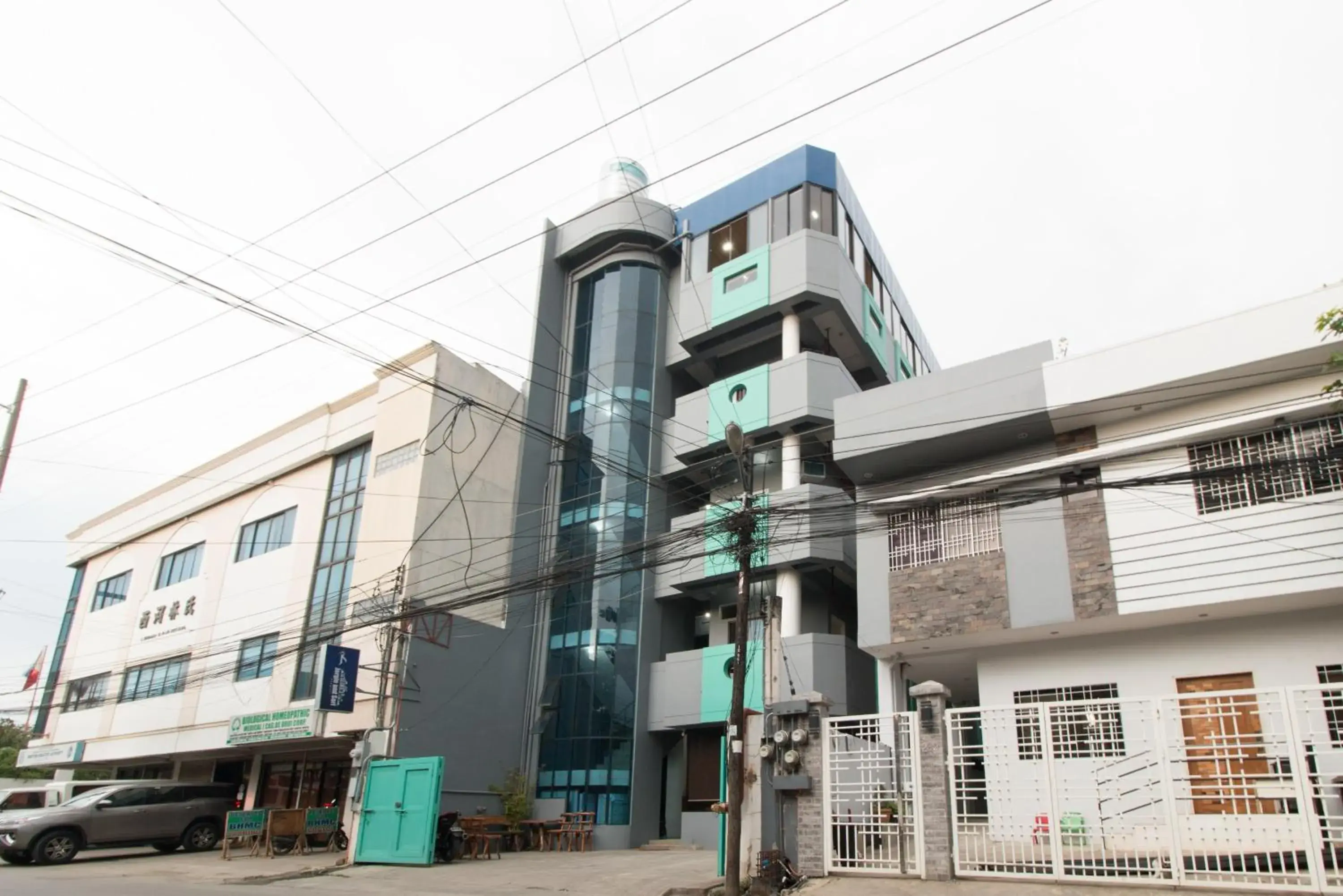 Facade/entrance in RedDoorz near Liceo De Cagayan University Highschool Facade/entrance in RedDoorz near Liceo De Cagayan University Highschool