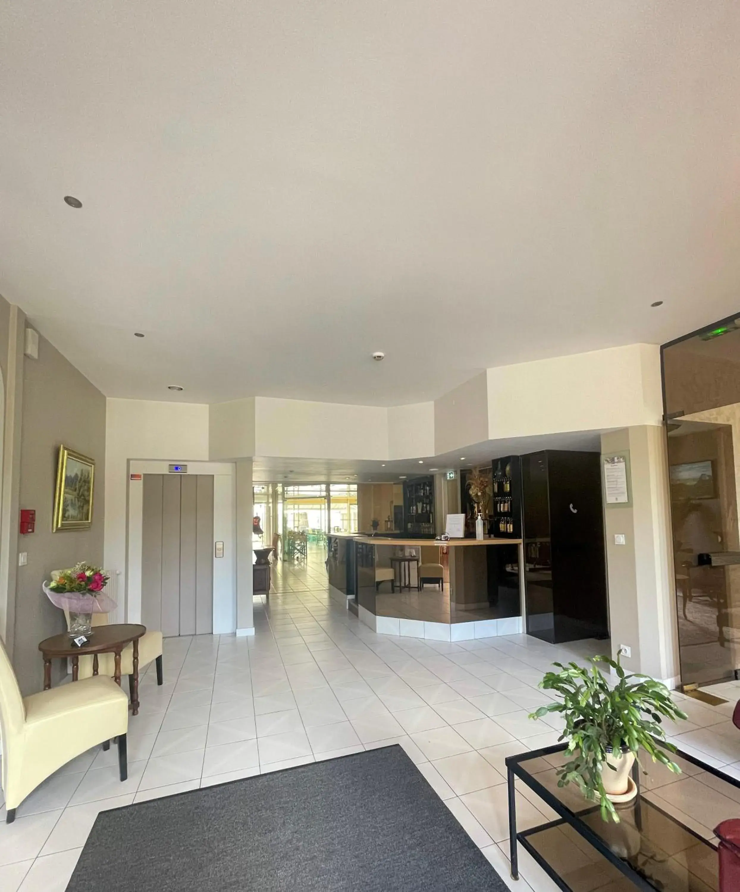 Lobby or reception in Logis Hôtel Regina Lobby or reception in Logis Hôtel Regina