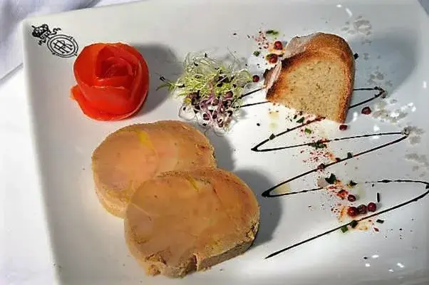 Restaurant/places to eat in Logis Hôtel Regina Restaurant/places to eat in Logis Hôtel Regina